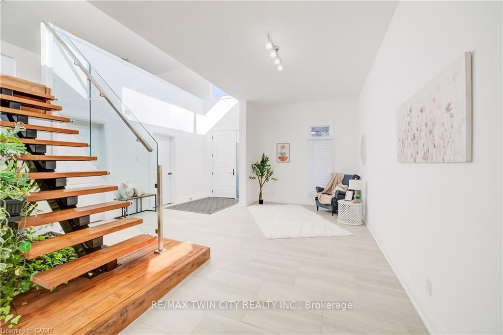 149 Woolwich Street Property Photo 5