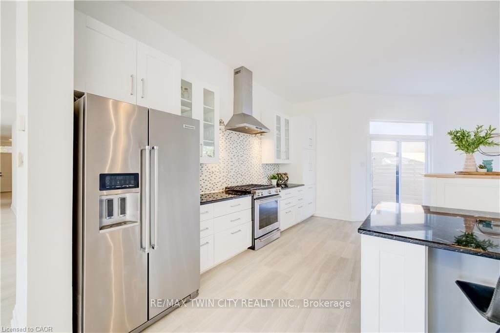 149 Woolwich Street Property Photo 7