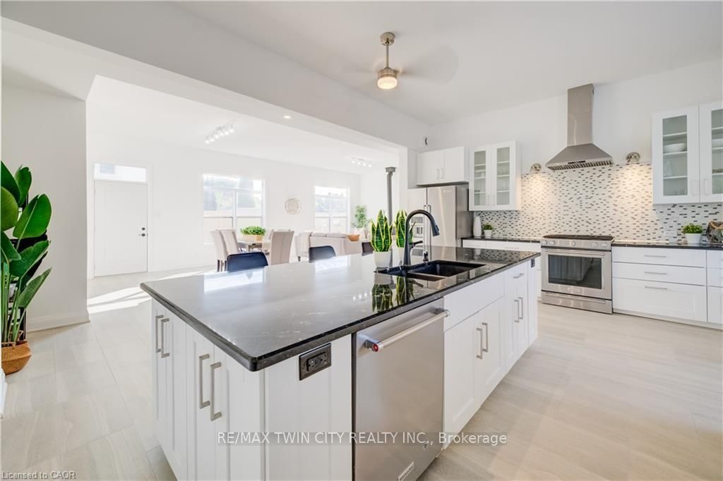 149 Woolwich Street Property Photo 11