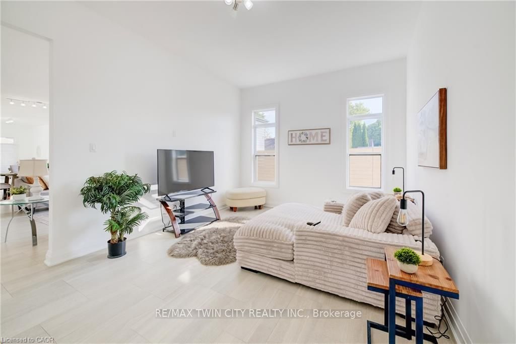 149 Woolwich Street Property Photo 23