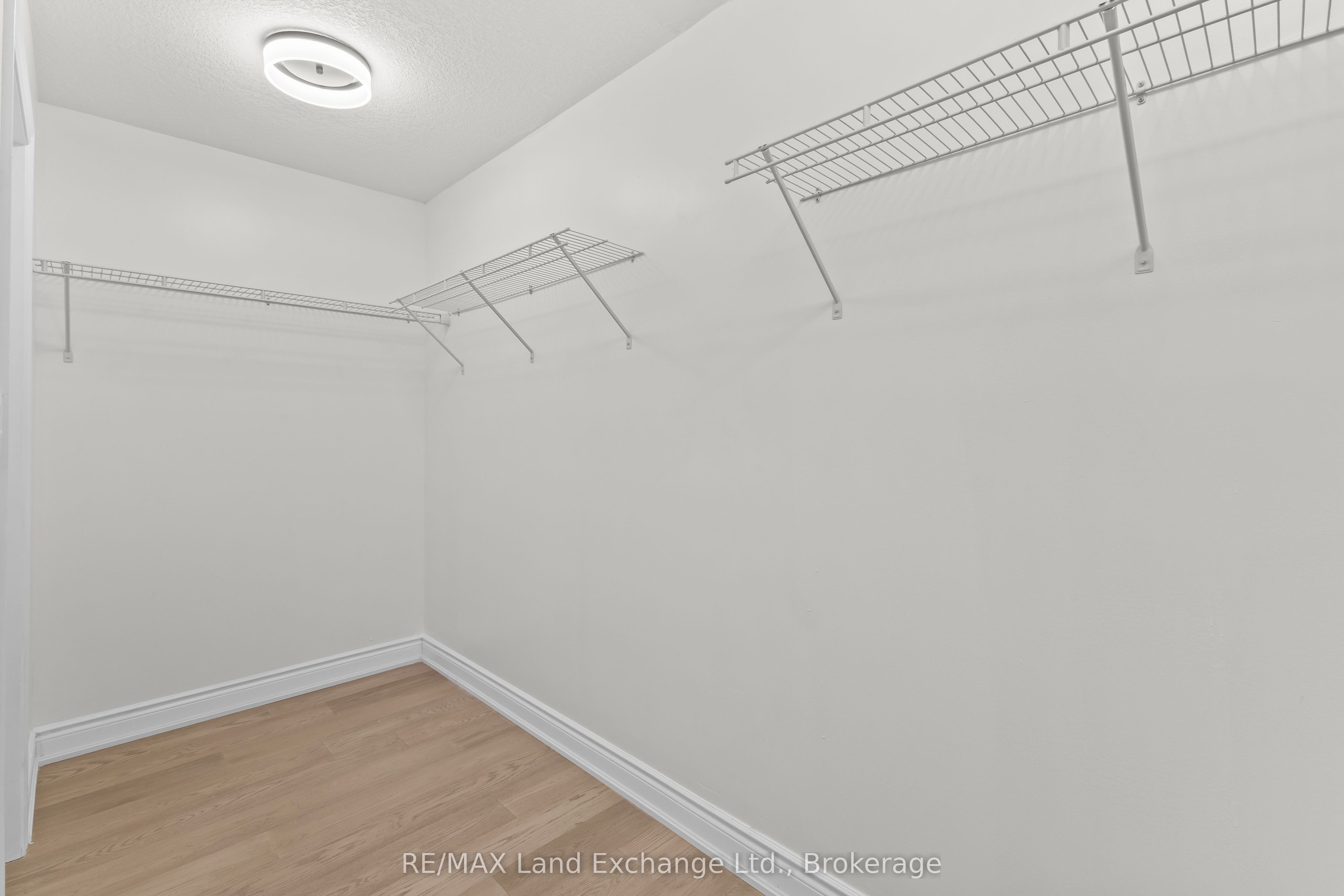 849 Sumpton Street Property Photo 28
