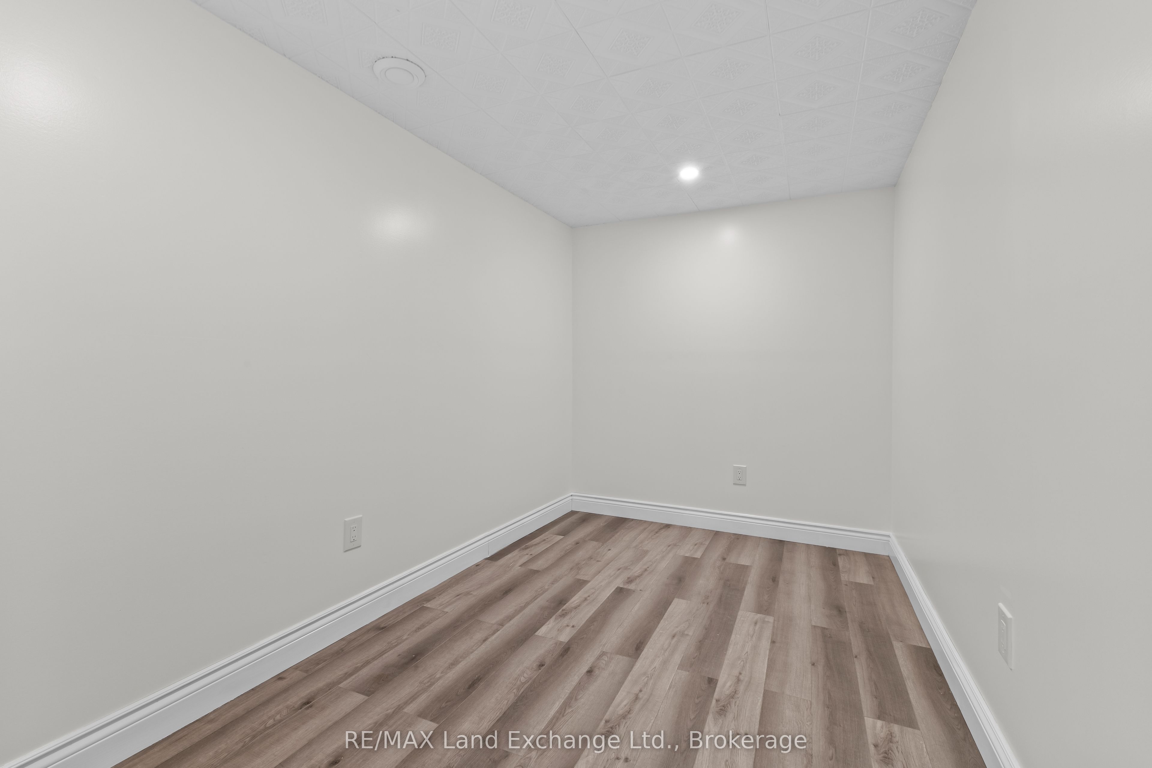 849 Sumpton Street Property Photo 39