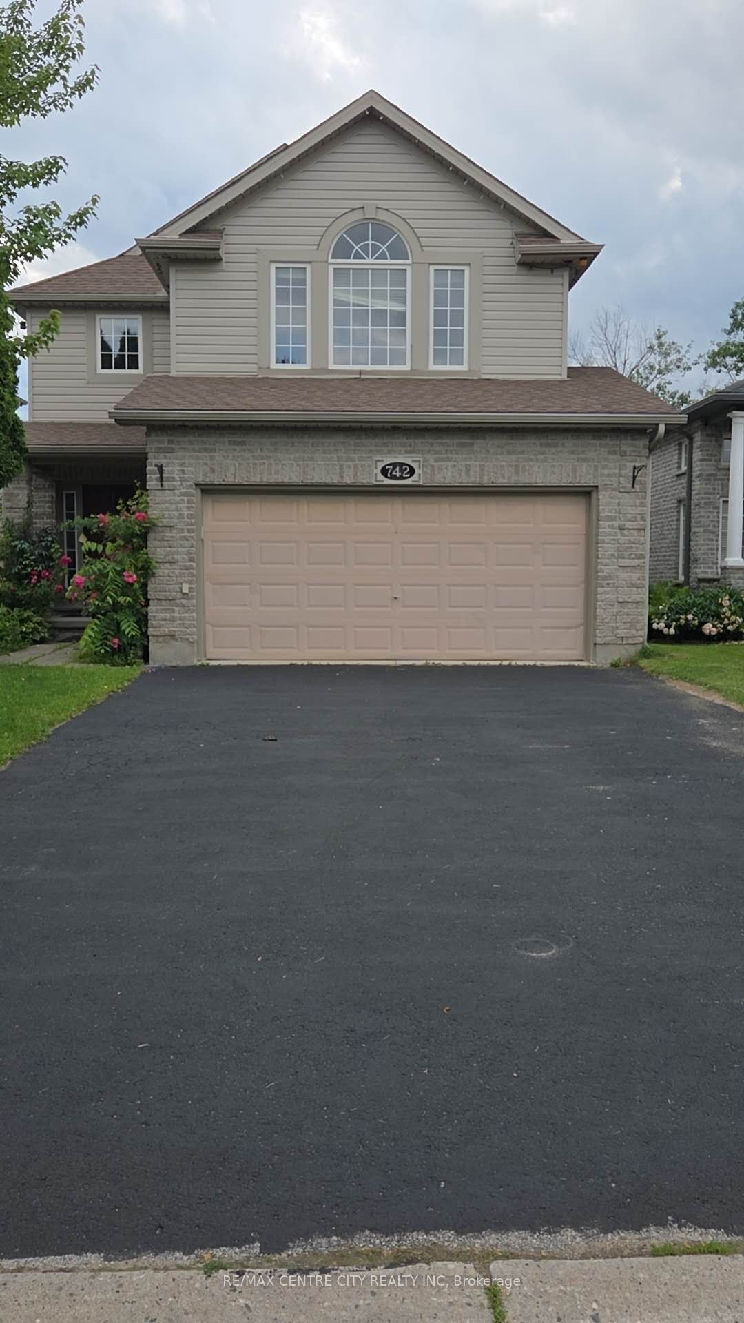742 Marigold Street Property Photo 1