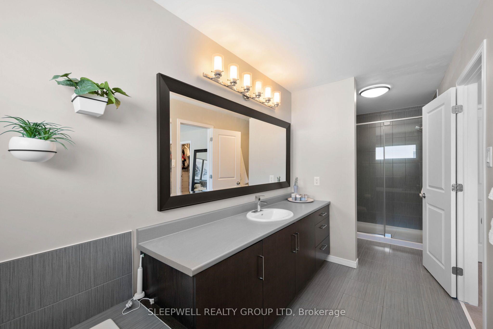 147 Westphalian Avenue Property Photo 20