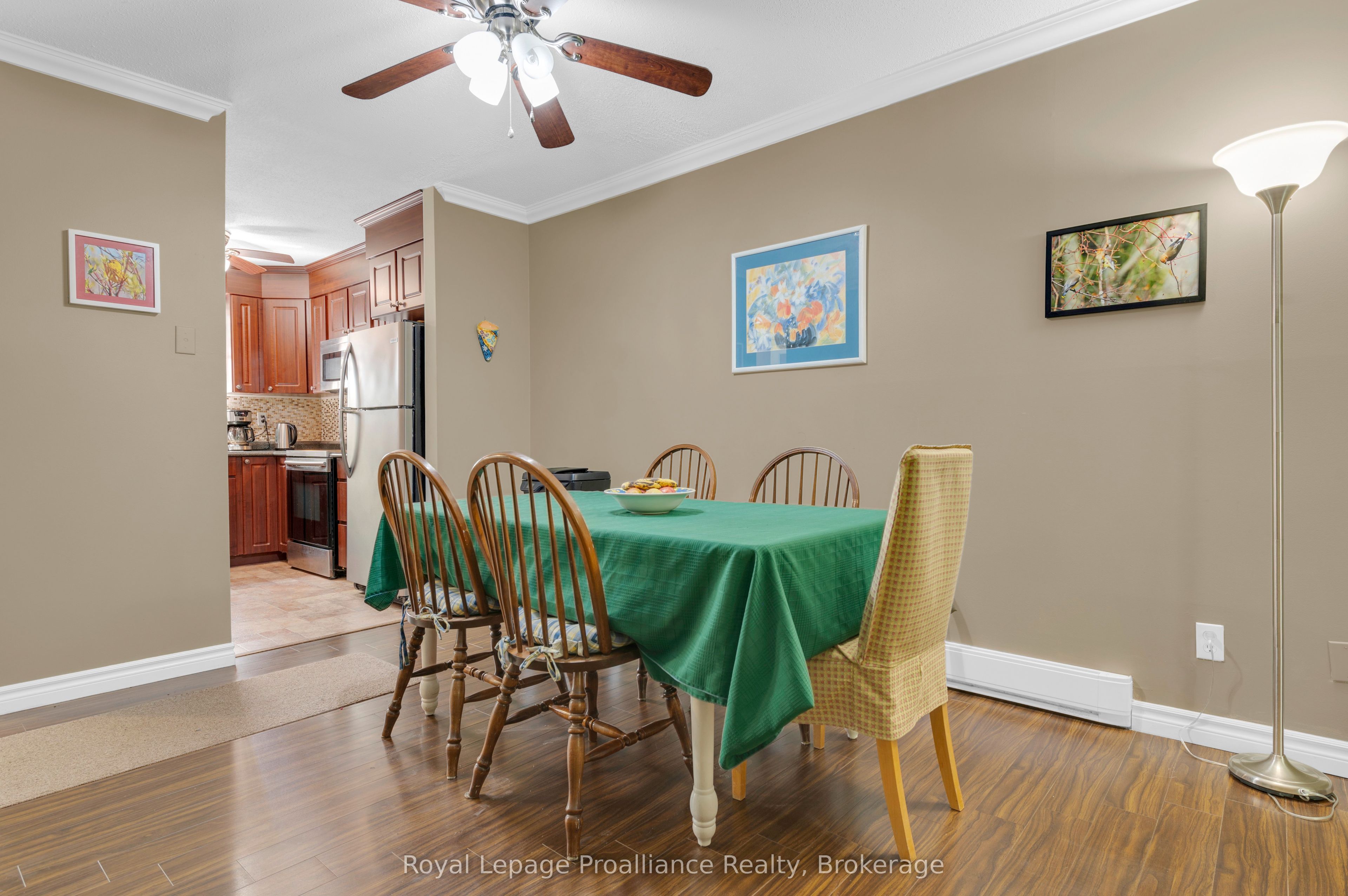 37 Young Street D Property Photo 8