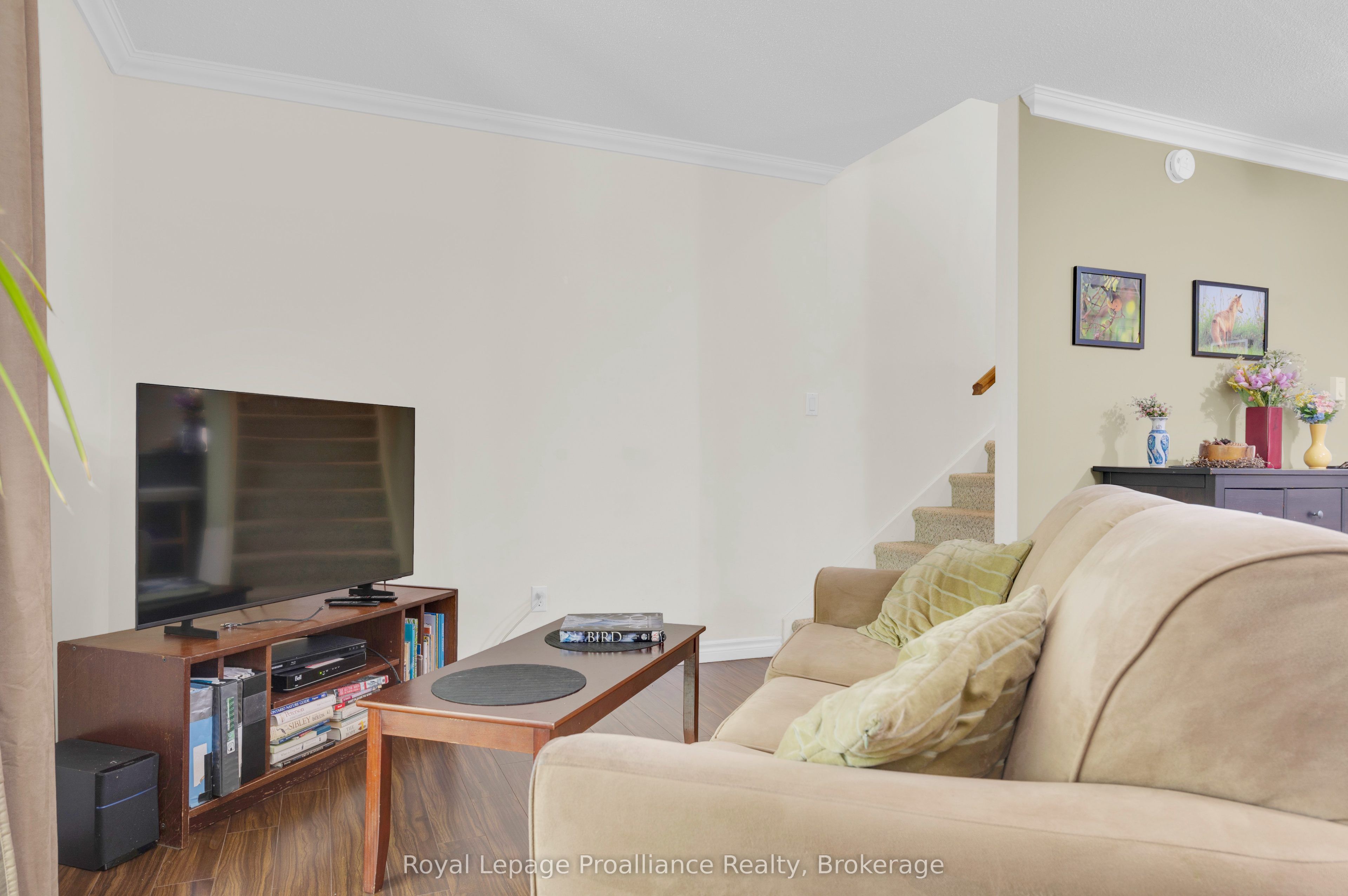 37 Young Street D Property Photo 13