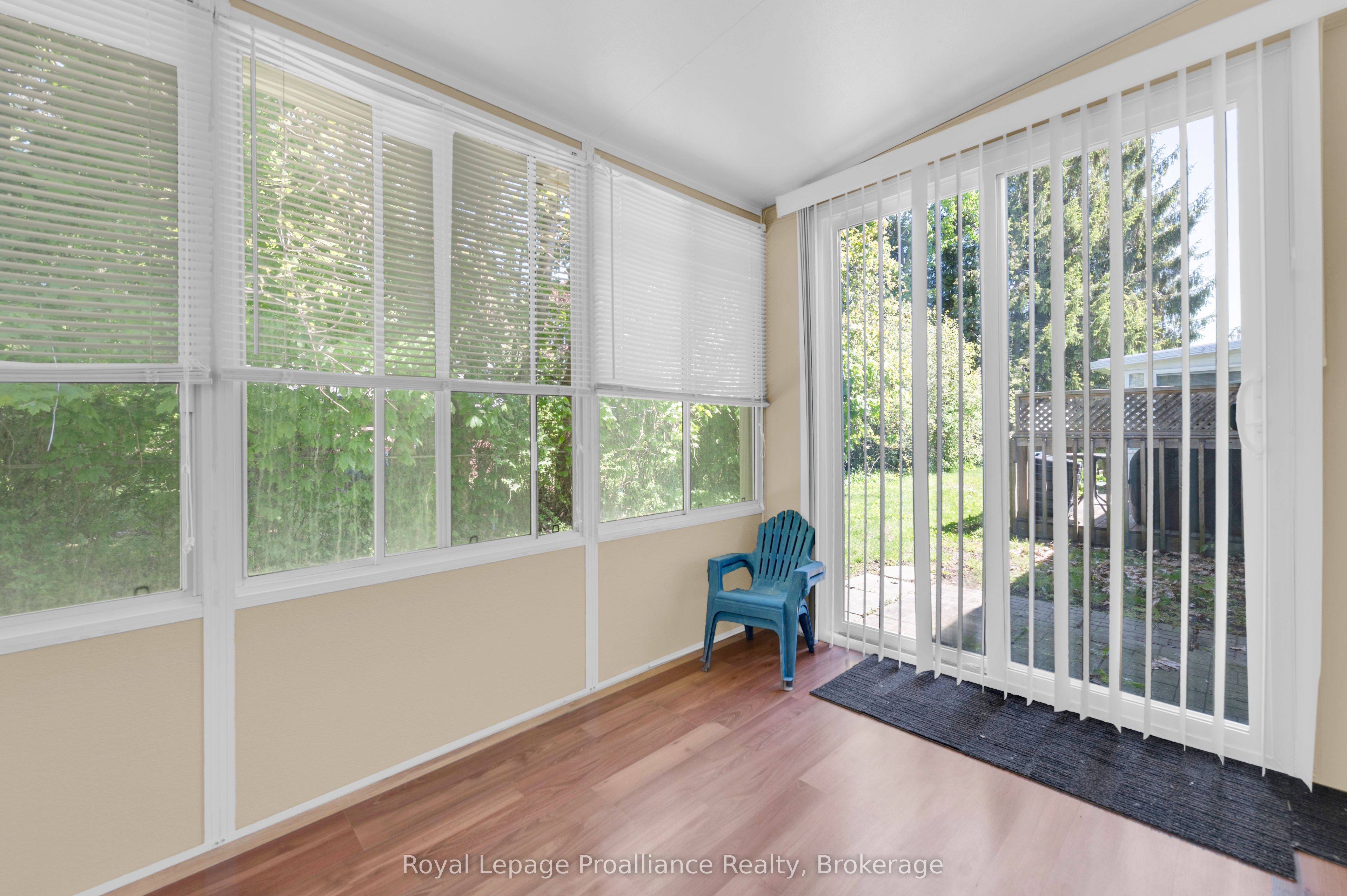 37 Young Street D Property Photo 16