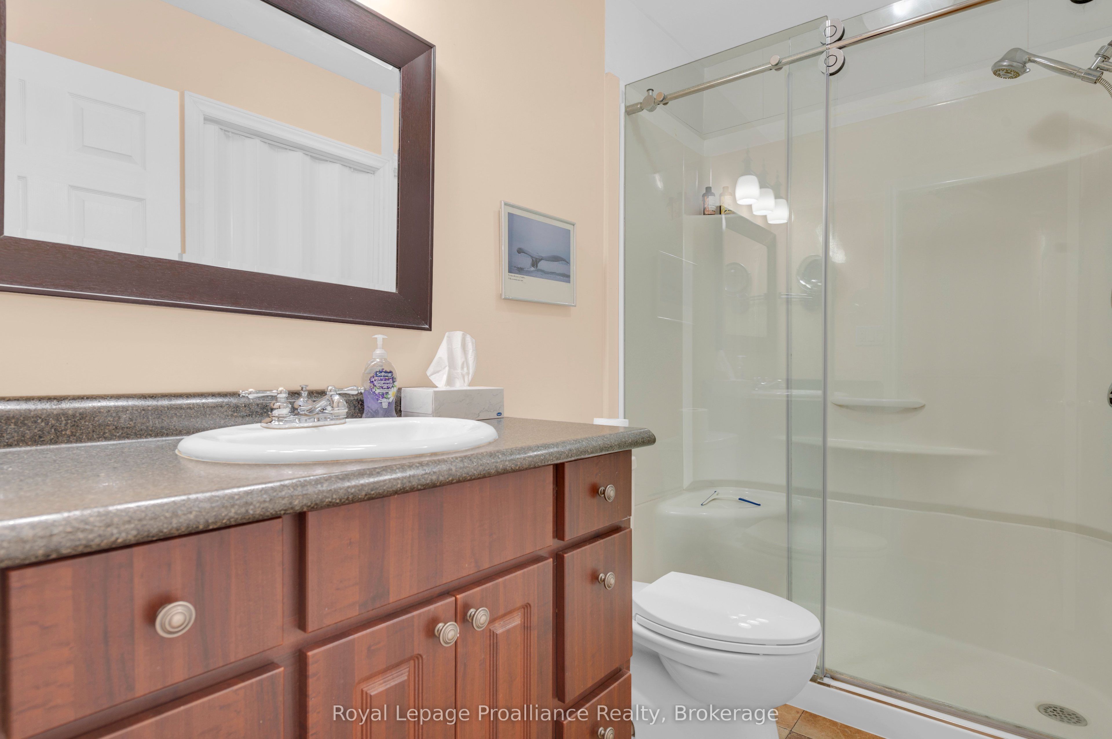 37 Young Street D Property Photo 20