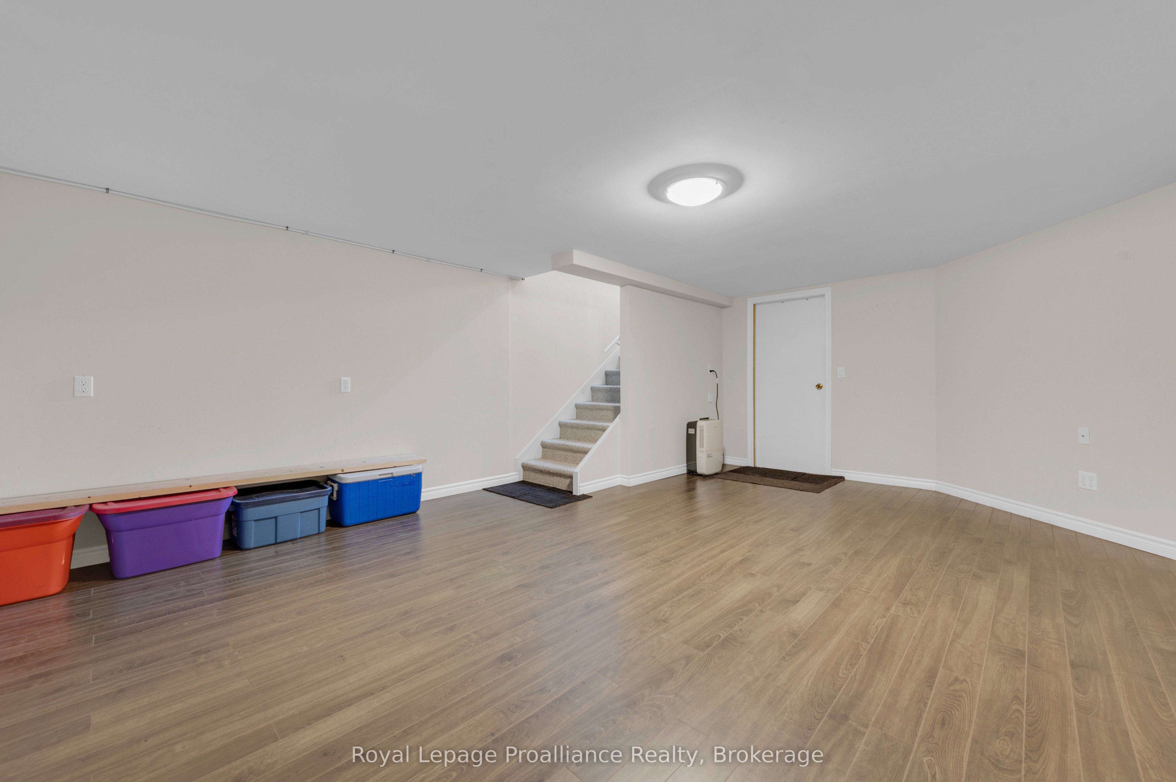 37 Young Street D Property Photo 26