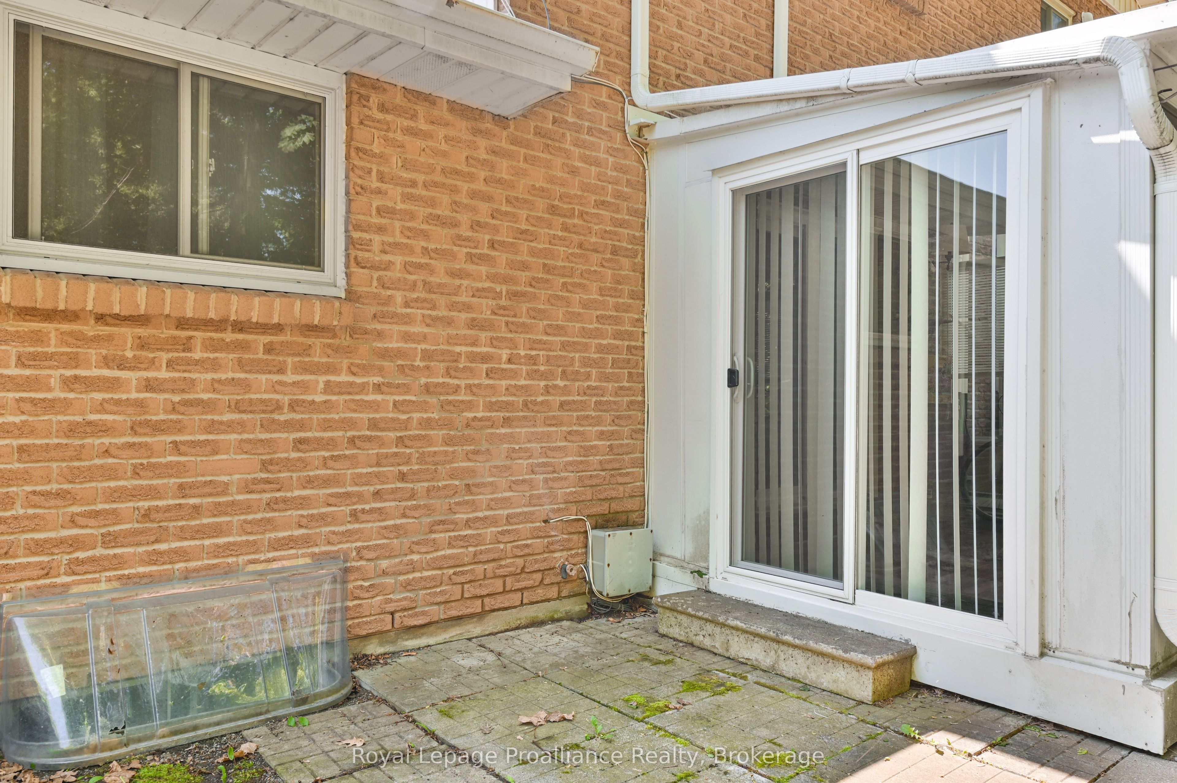 37 Young Street D Property Photo 27