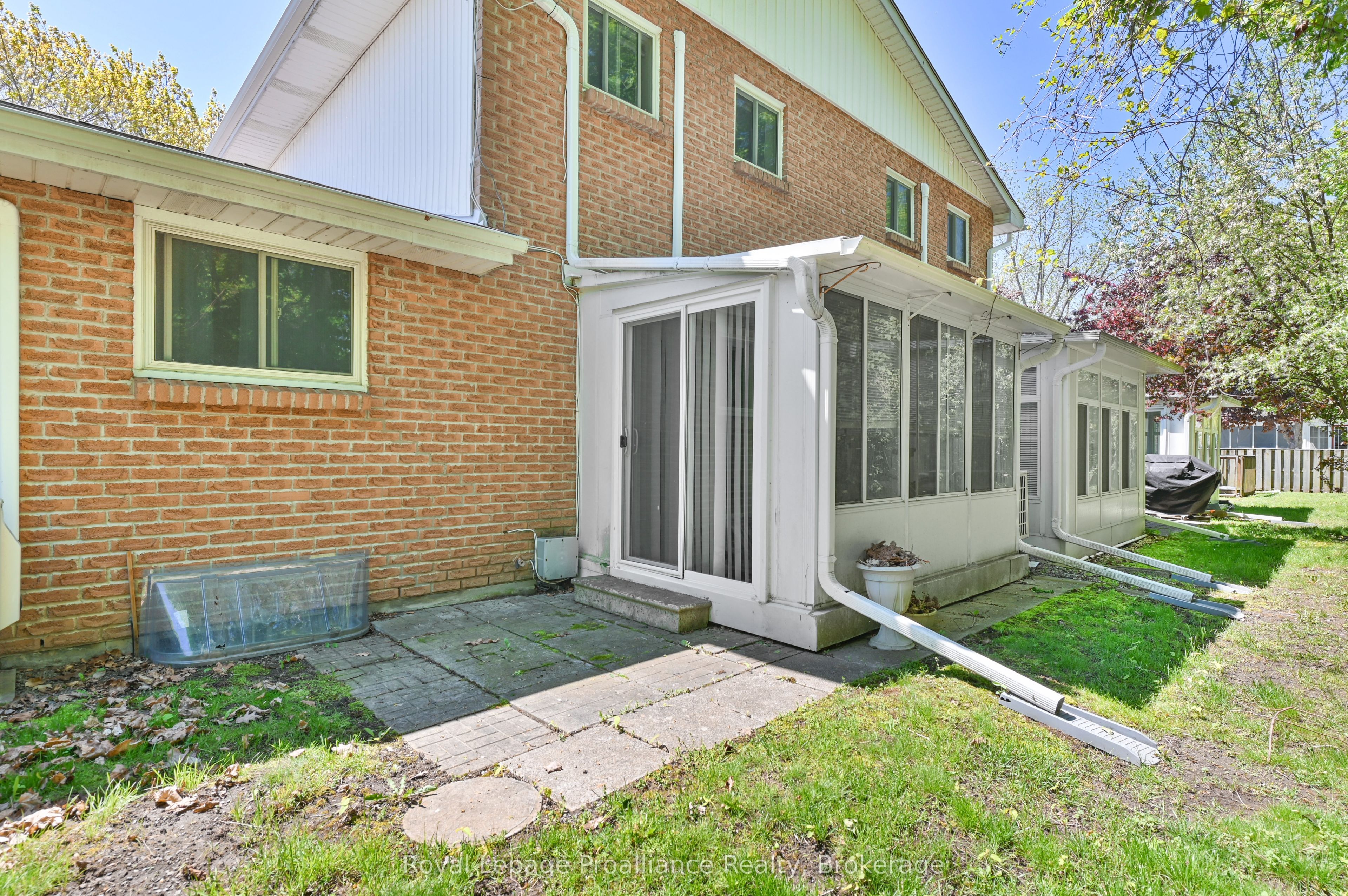 37 Young Street D Property Photo 29