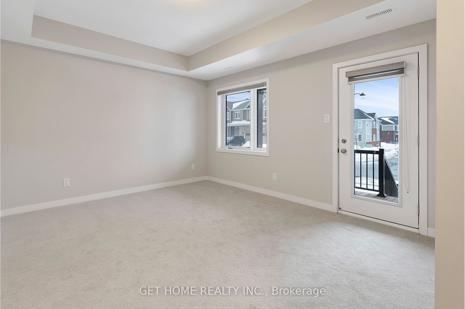900 Parnian Private Property Photo 14