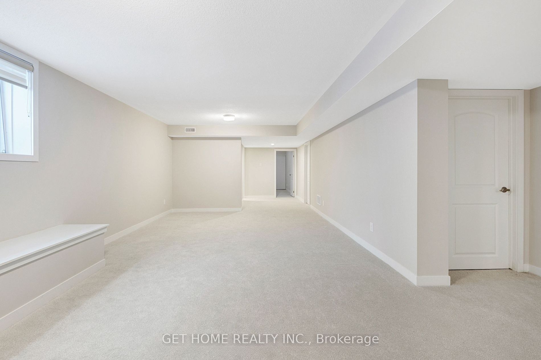 900 Parnian Private Property Photo 18