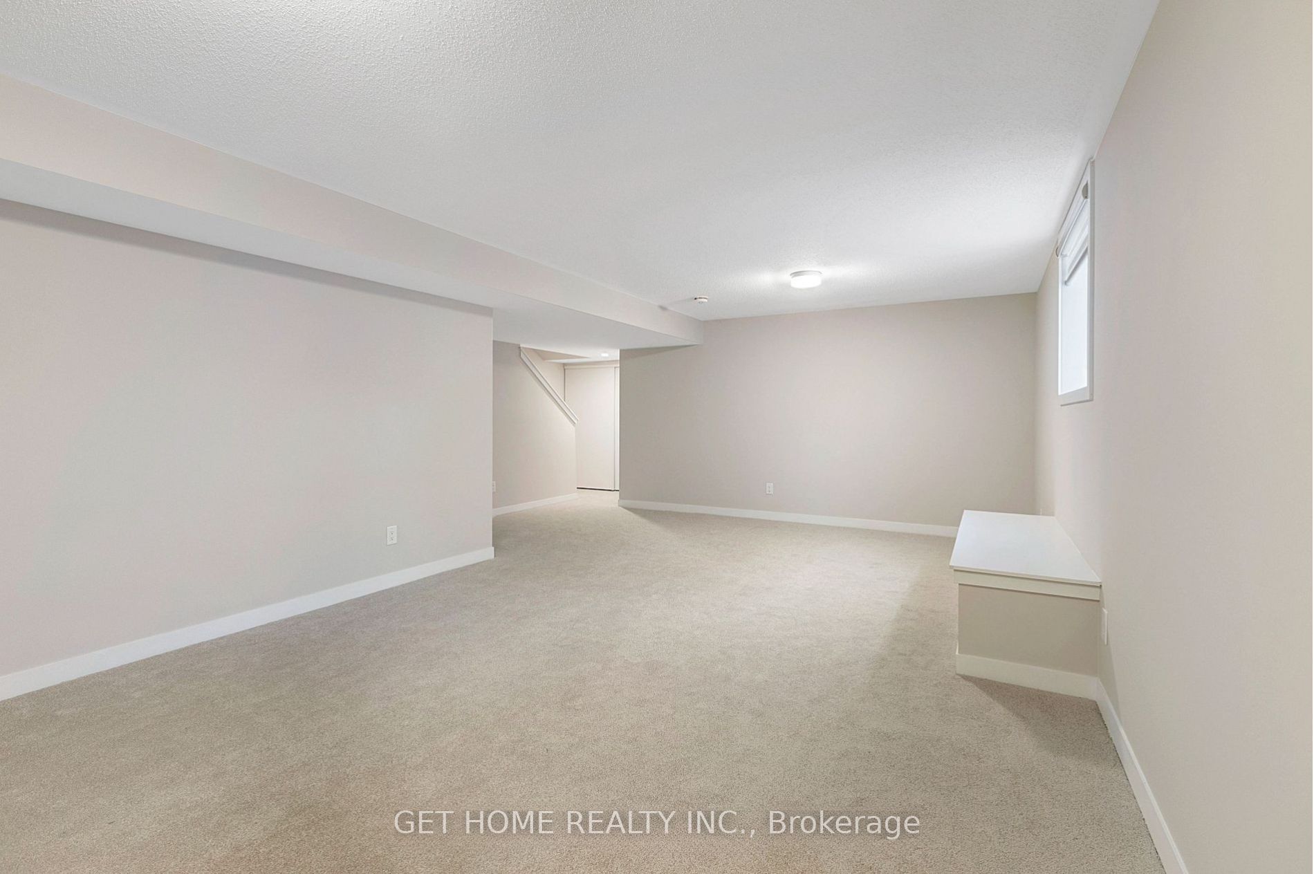 900 Parnian Private Property Photo 19