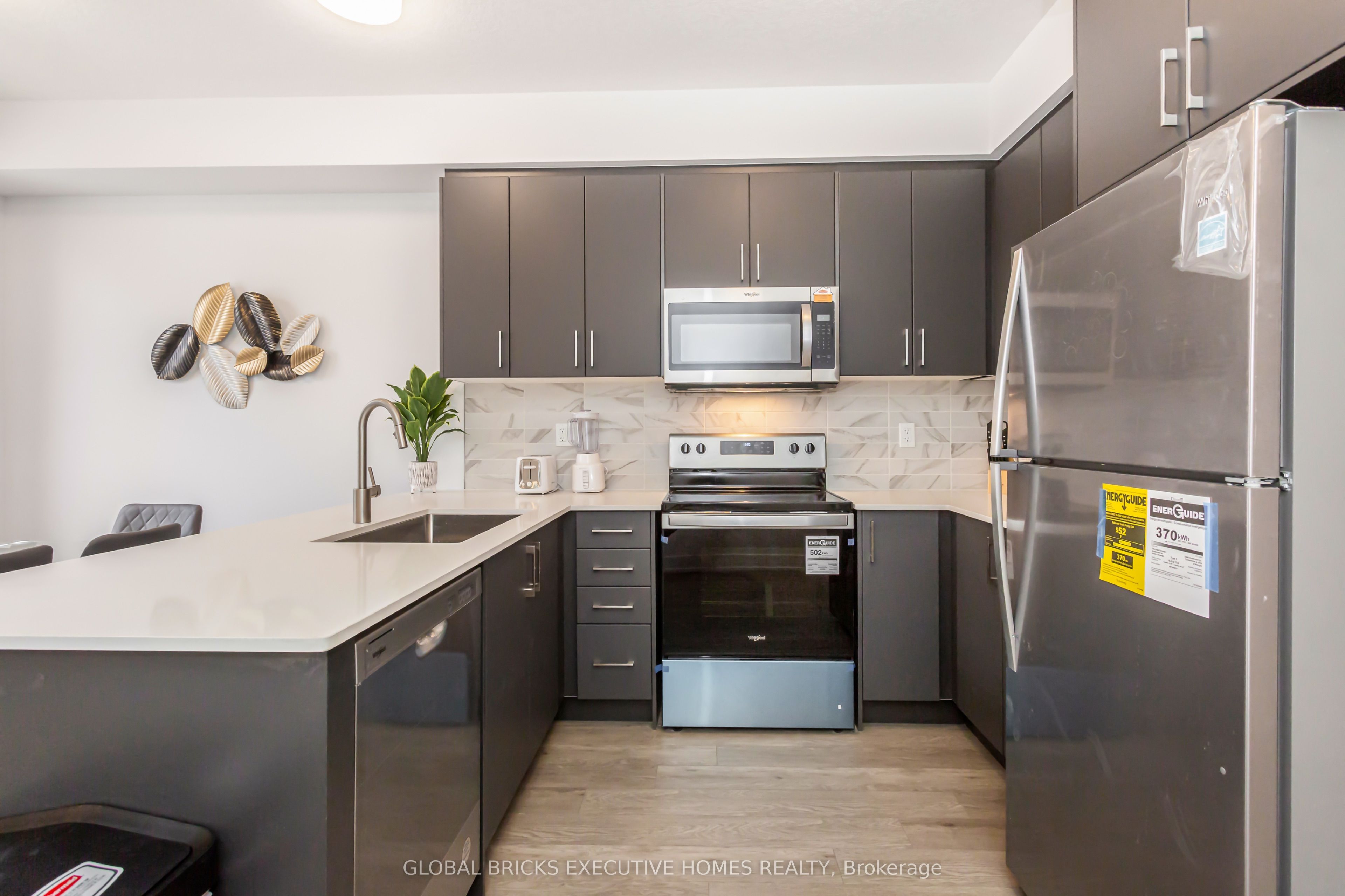99 Rogers Street 13 Property Photo 8
