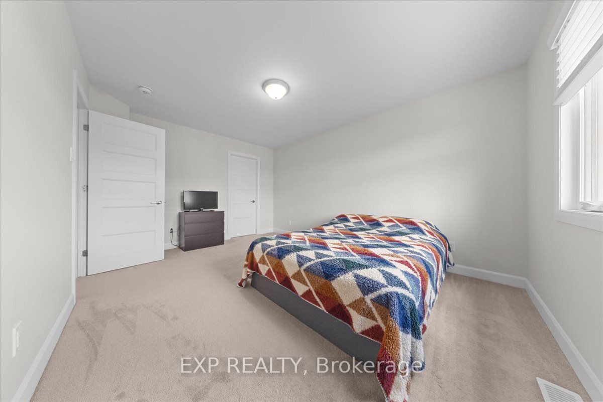 153 Sunset Crescent Property Photo 22