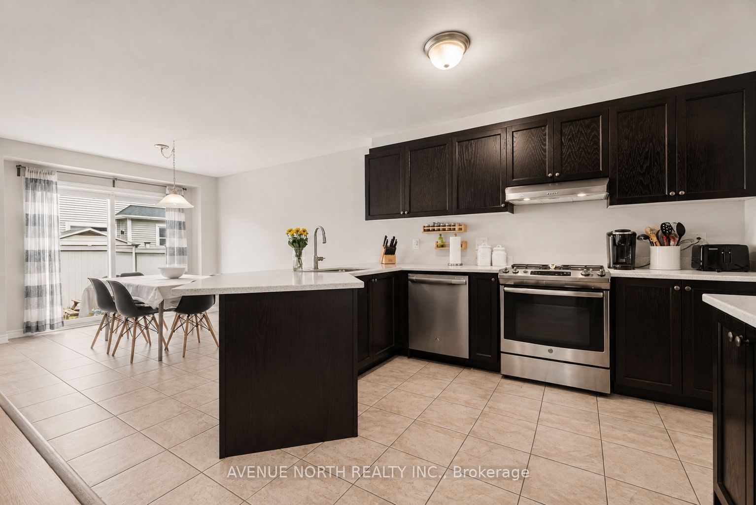 516 Arum Terrace Property Photo 12