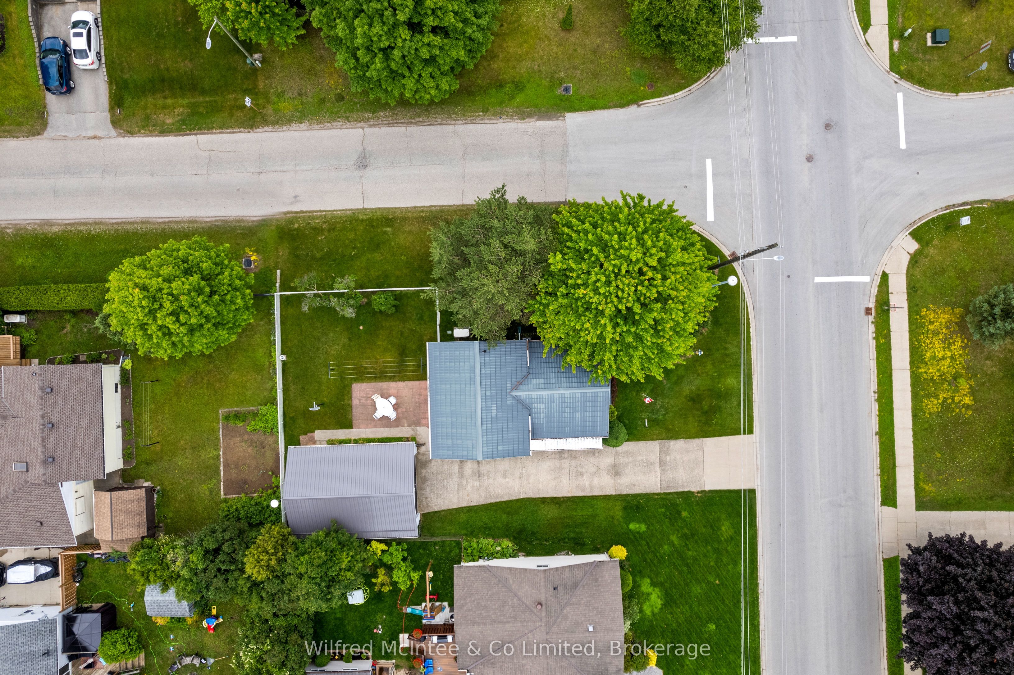 455 Bruce Street Property Photo 4