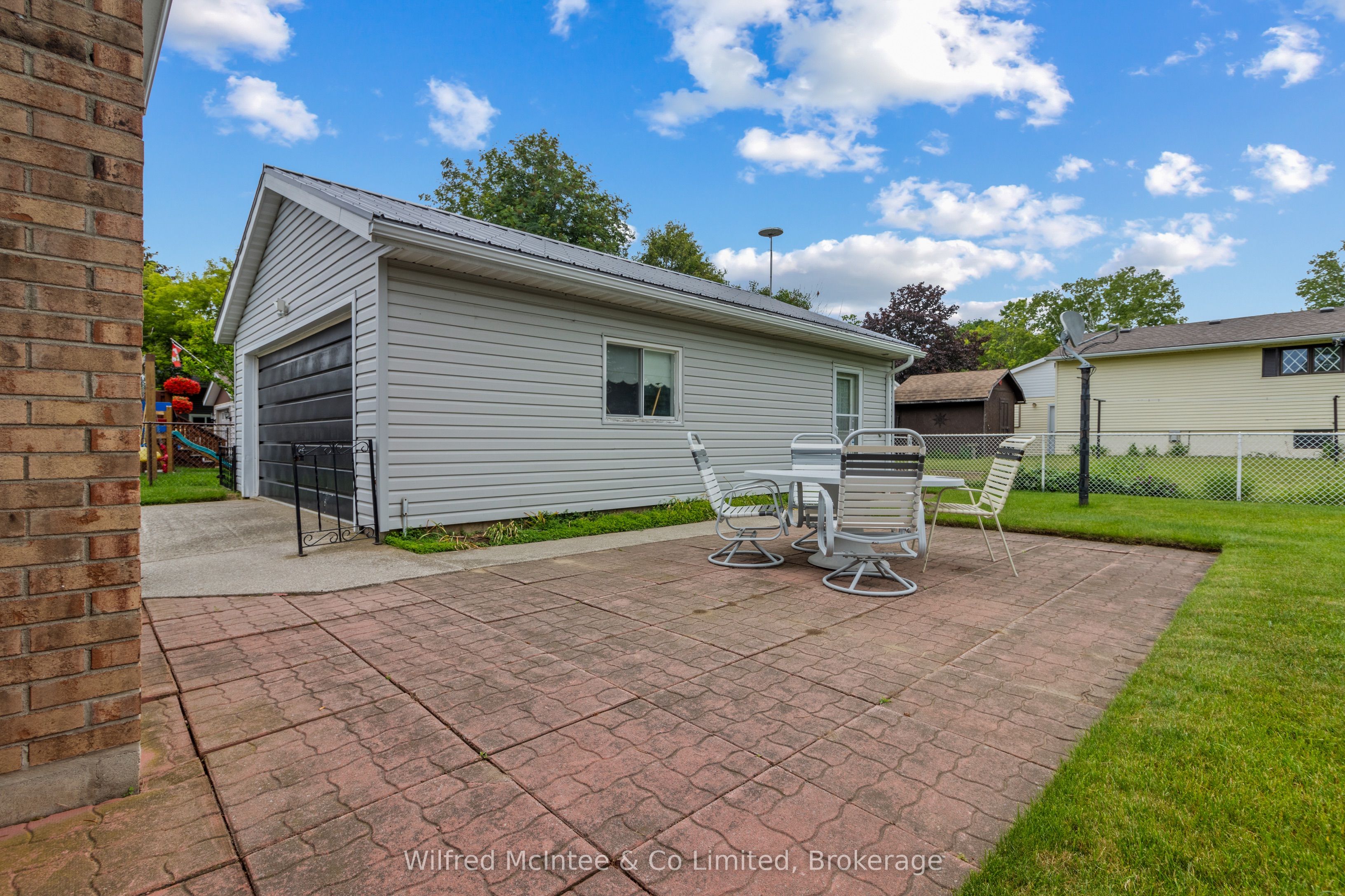455 Bruce Street Property Photo 5