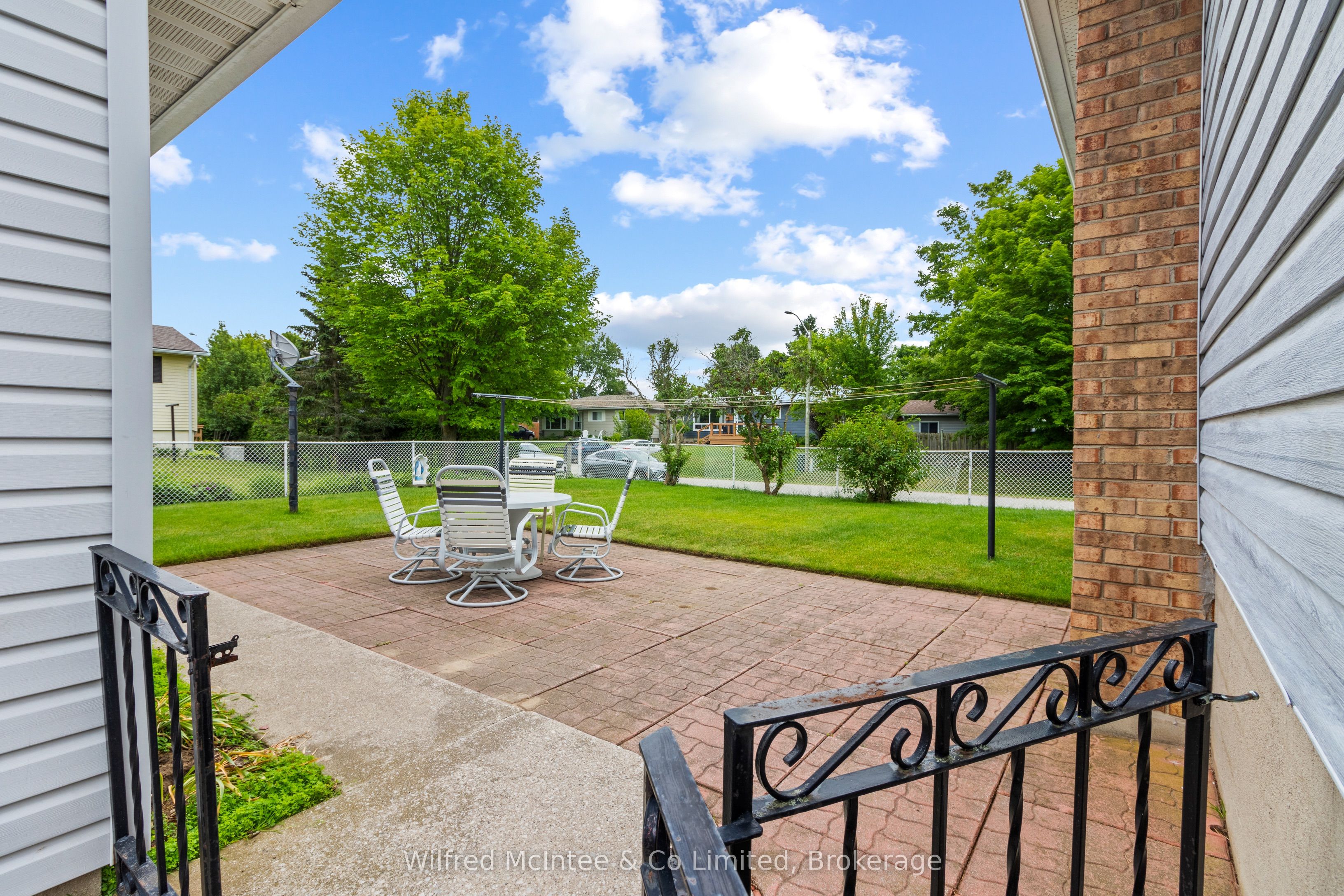 455 Bruce Street Property Photo 6