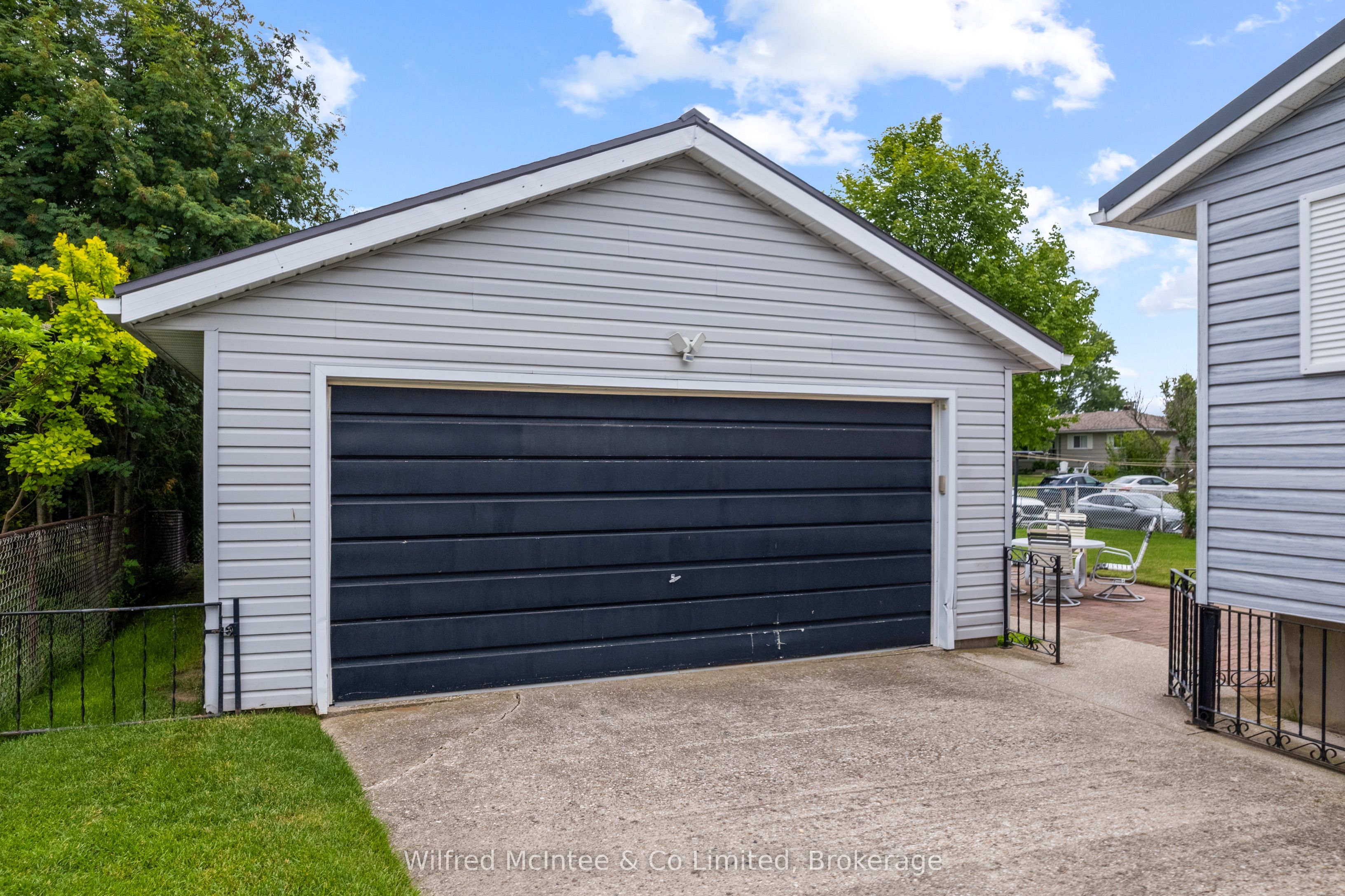 455 Bruce Street Property Photo 43