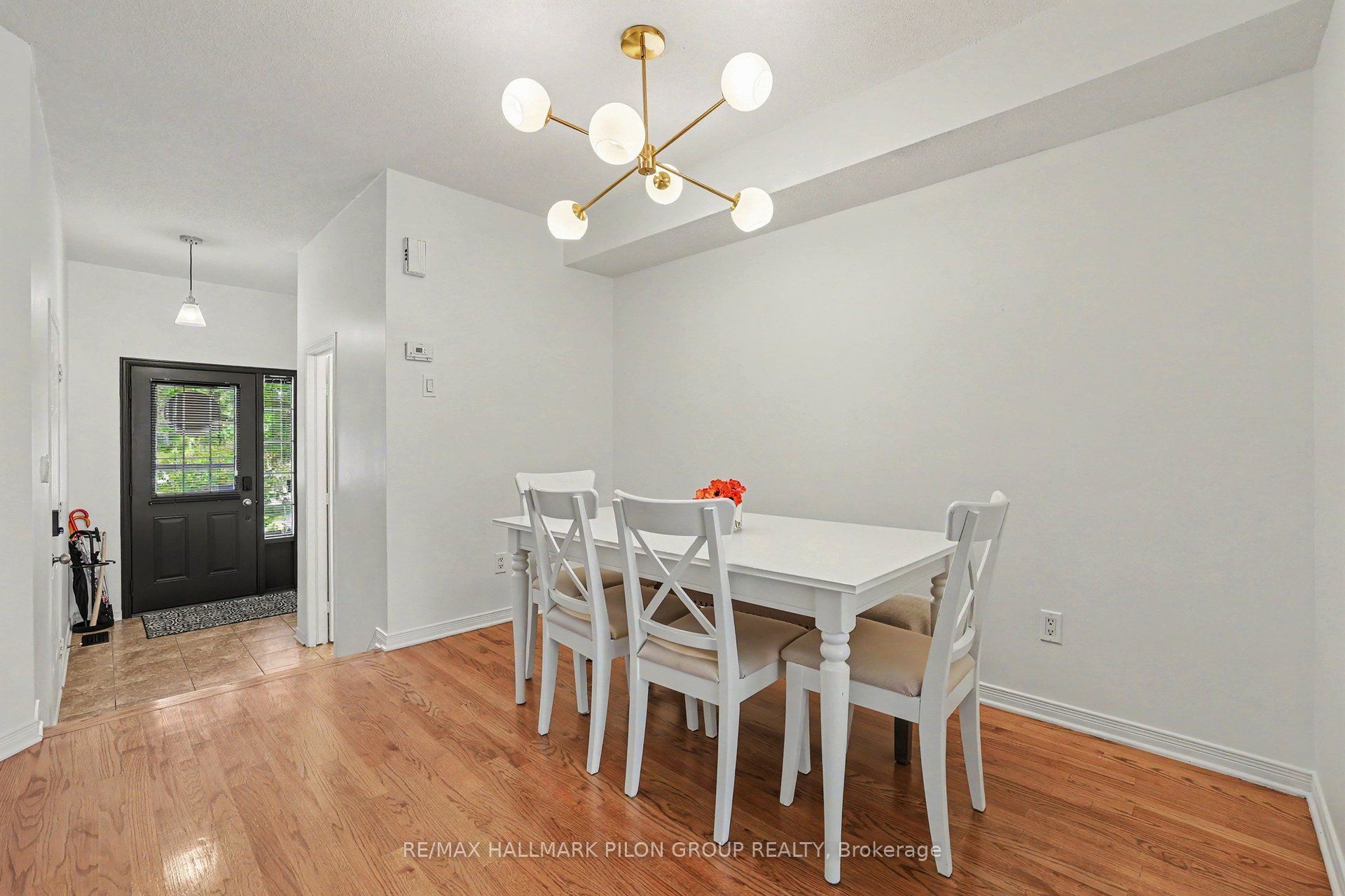 244 Rolling Meadow Crescent Property Photo 6