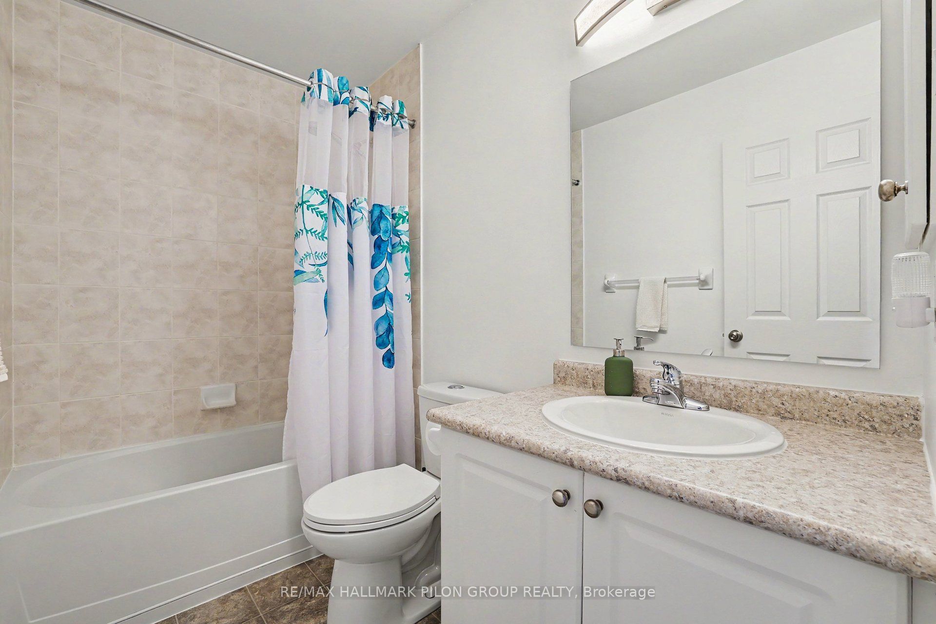 244 Rolling Meadow Crescent Property Photo 15