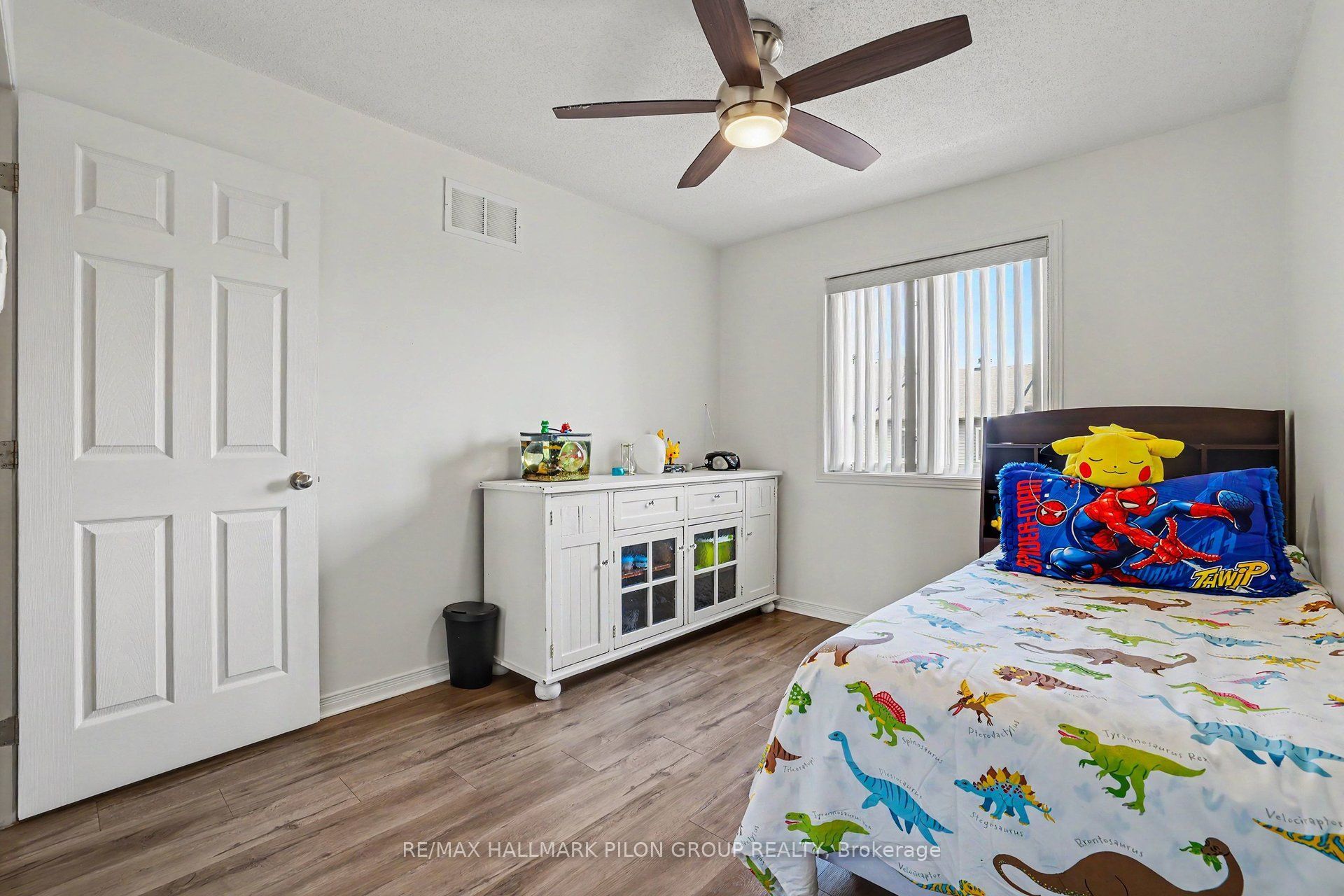 244 Rolling Meadow Crescent Property Photo 16