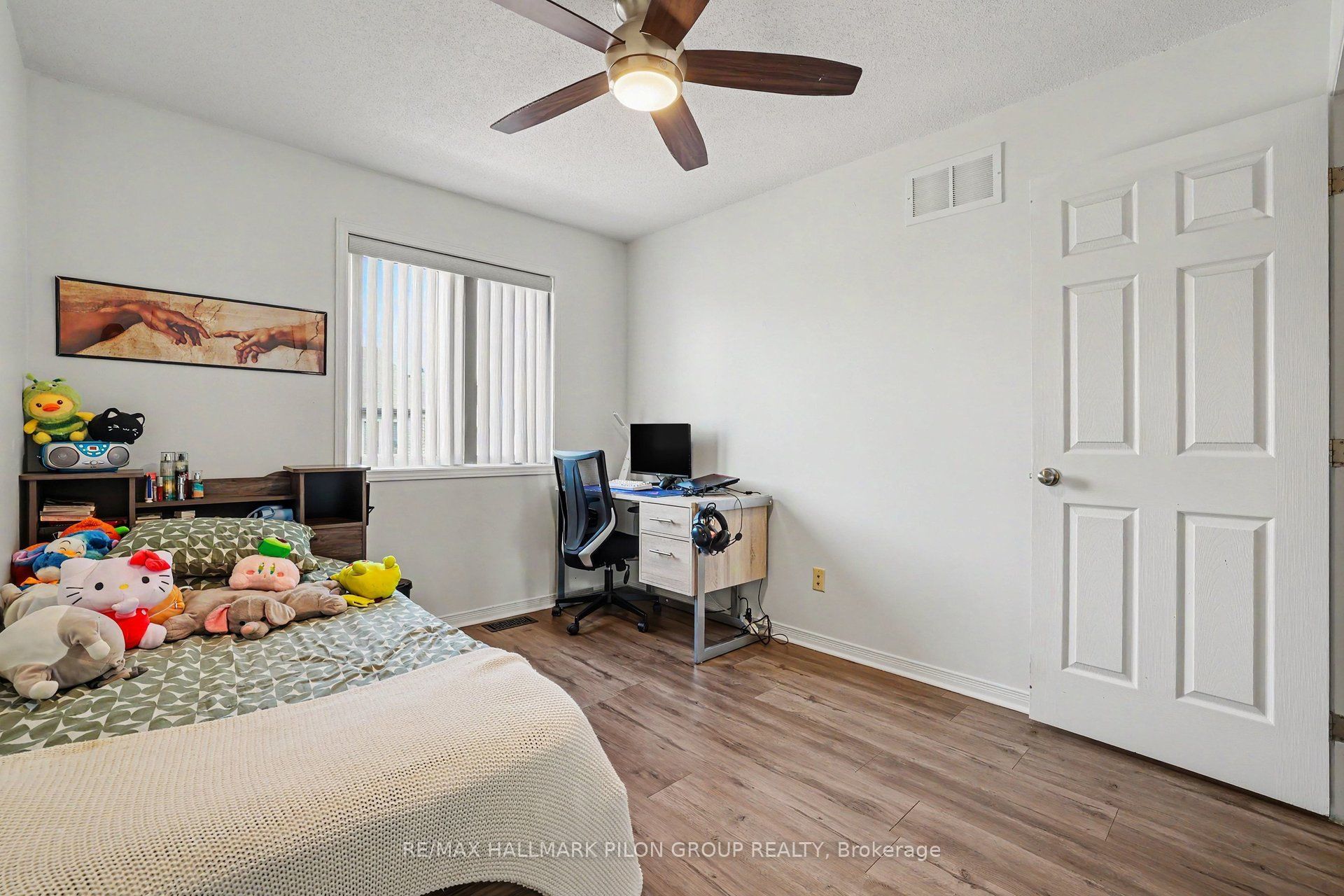 244 Rolling Meadow Crescent Property Photo 17