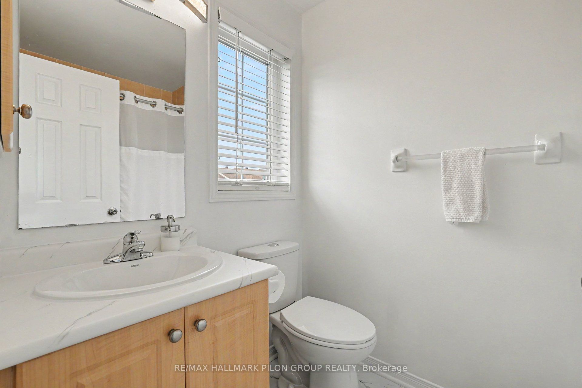 244 Rolling Meadow Crescent Property Photo 18