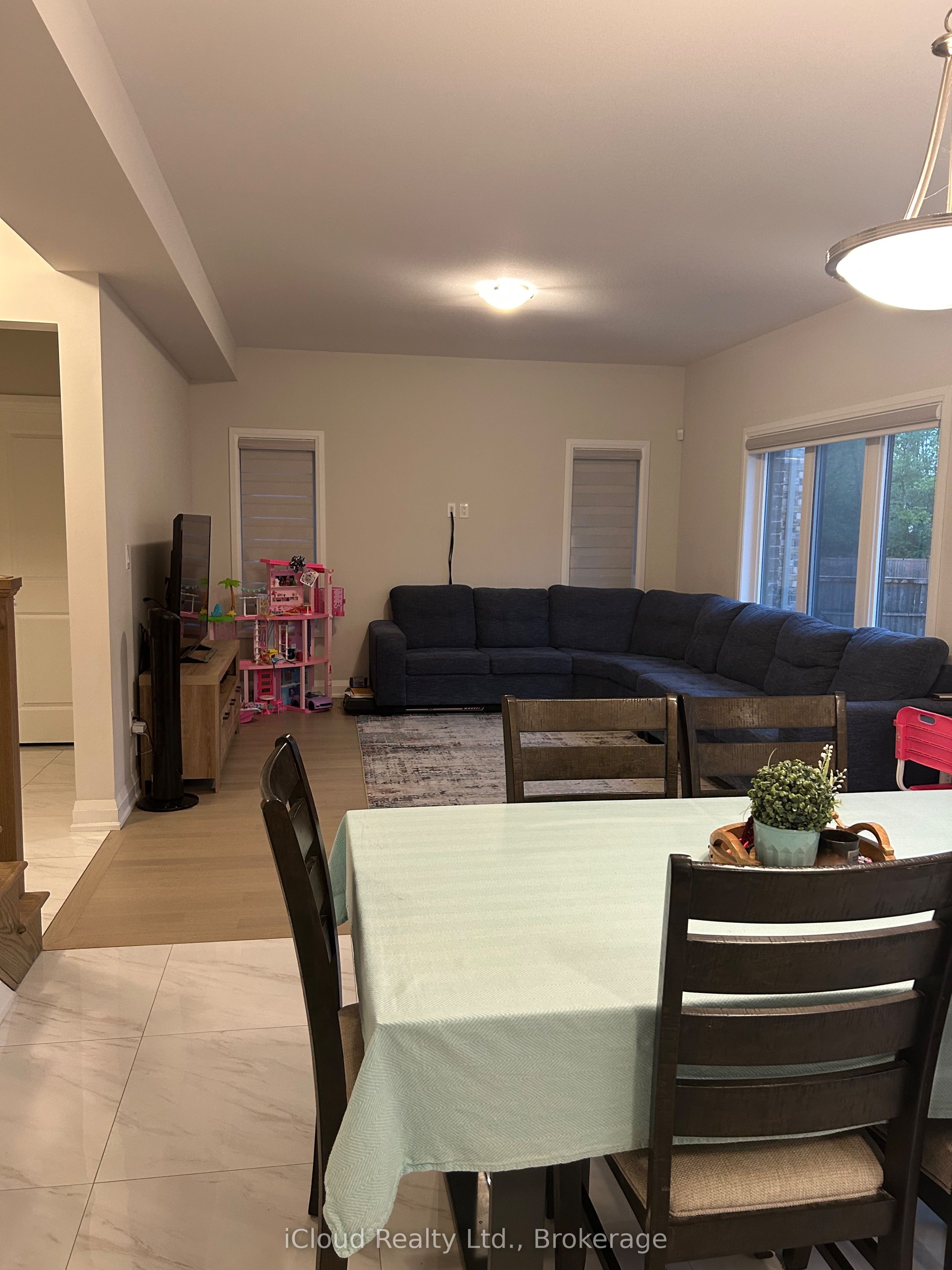 9306 White Oak Avenue Upper Property Photo 4