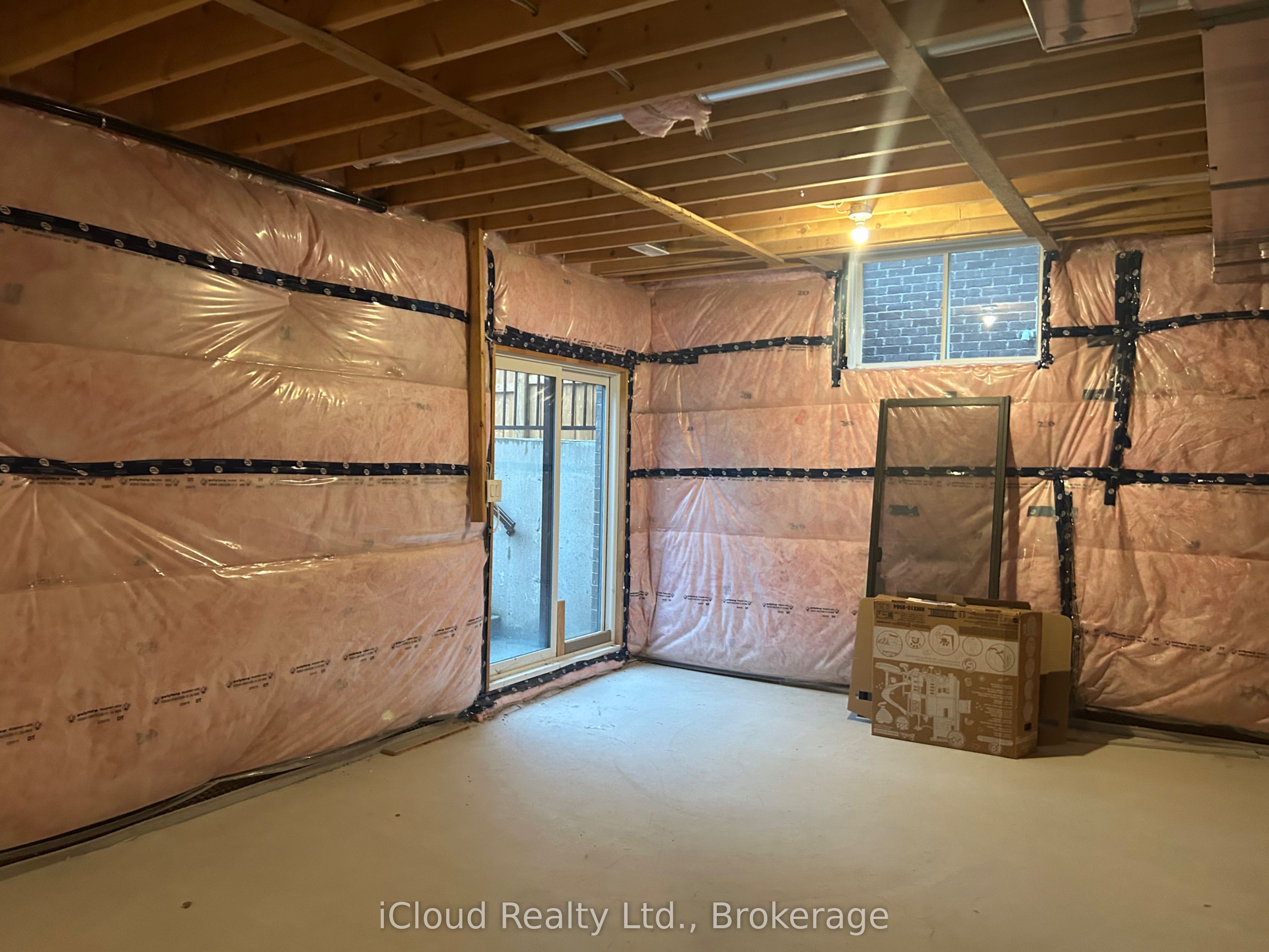 9306 White Oak Avenue Upper Property Photo 8