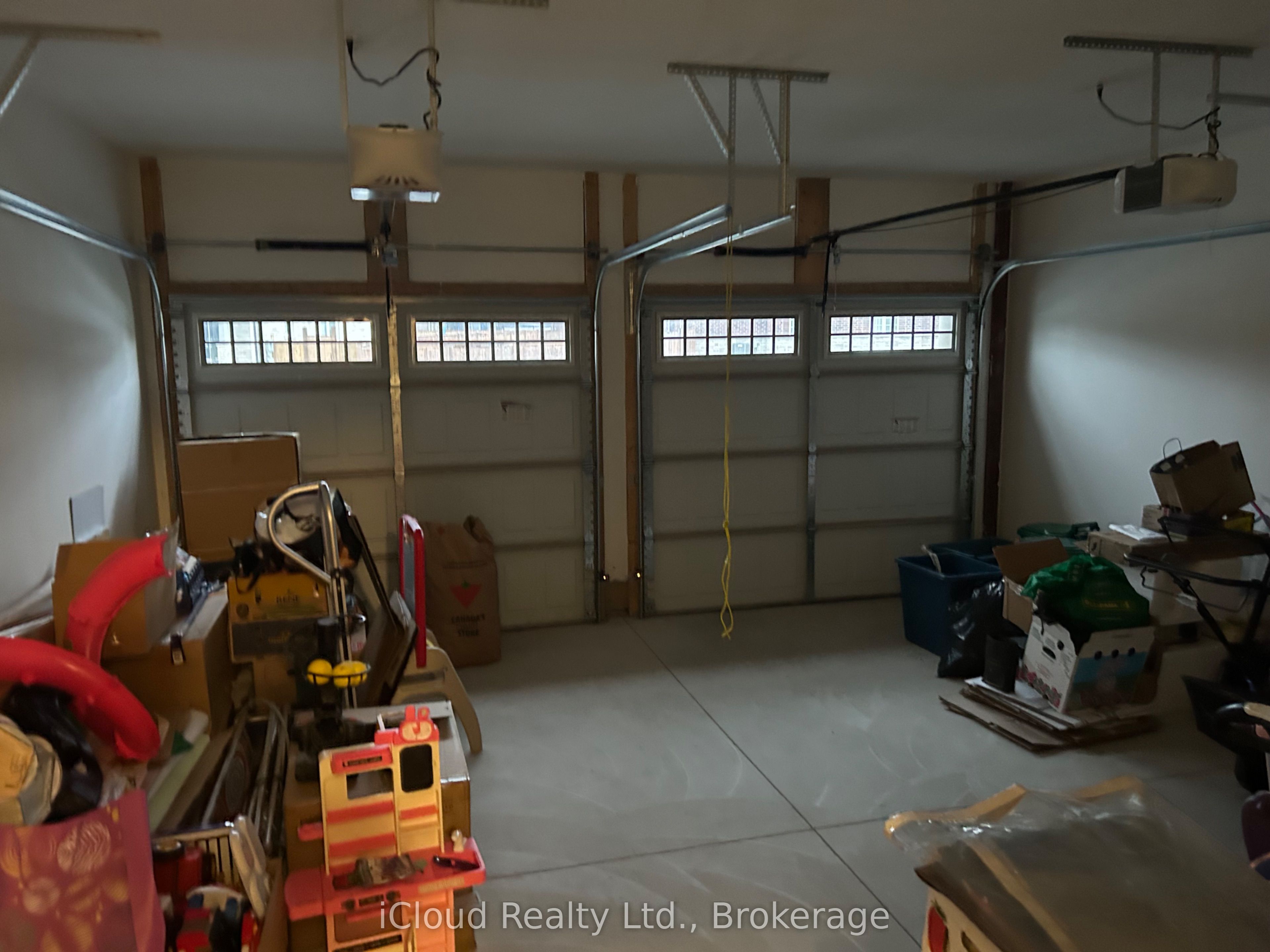 9306 White Oak Avenue Upper Property Photo 9