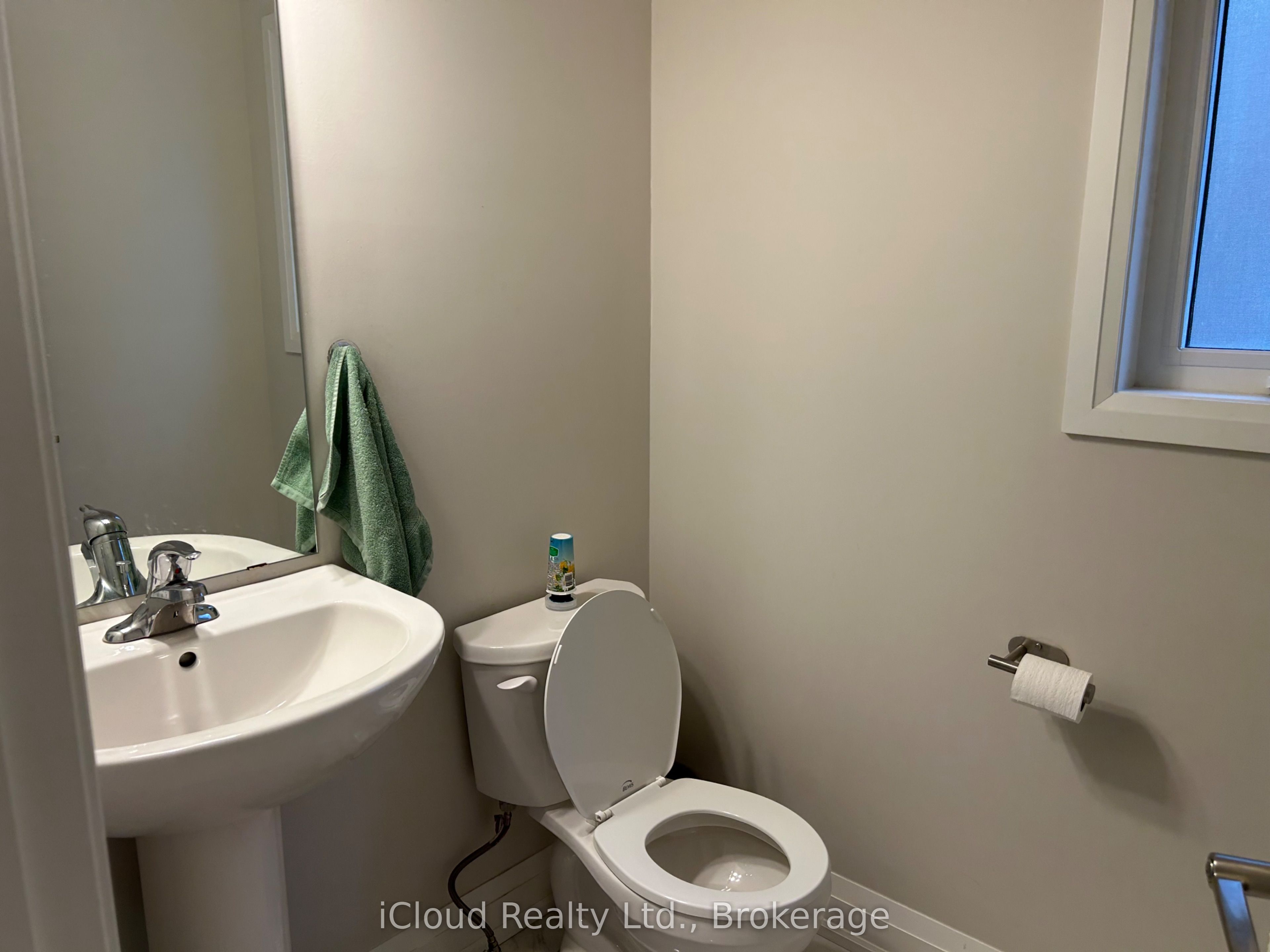 9306 White Oak Avenue Upper Property Photo 15