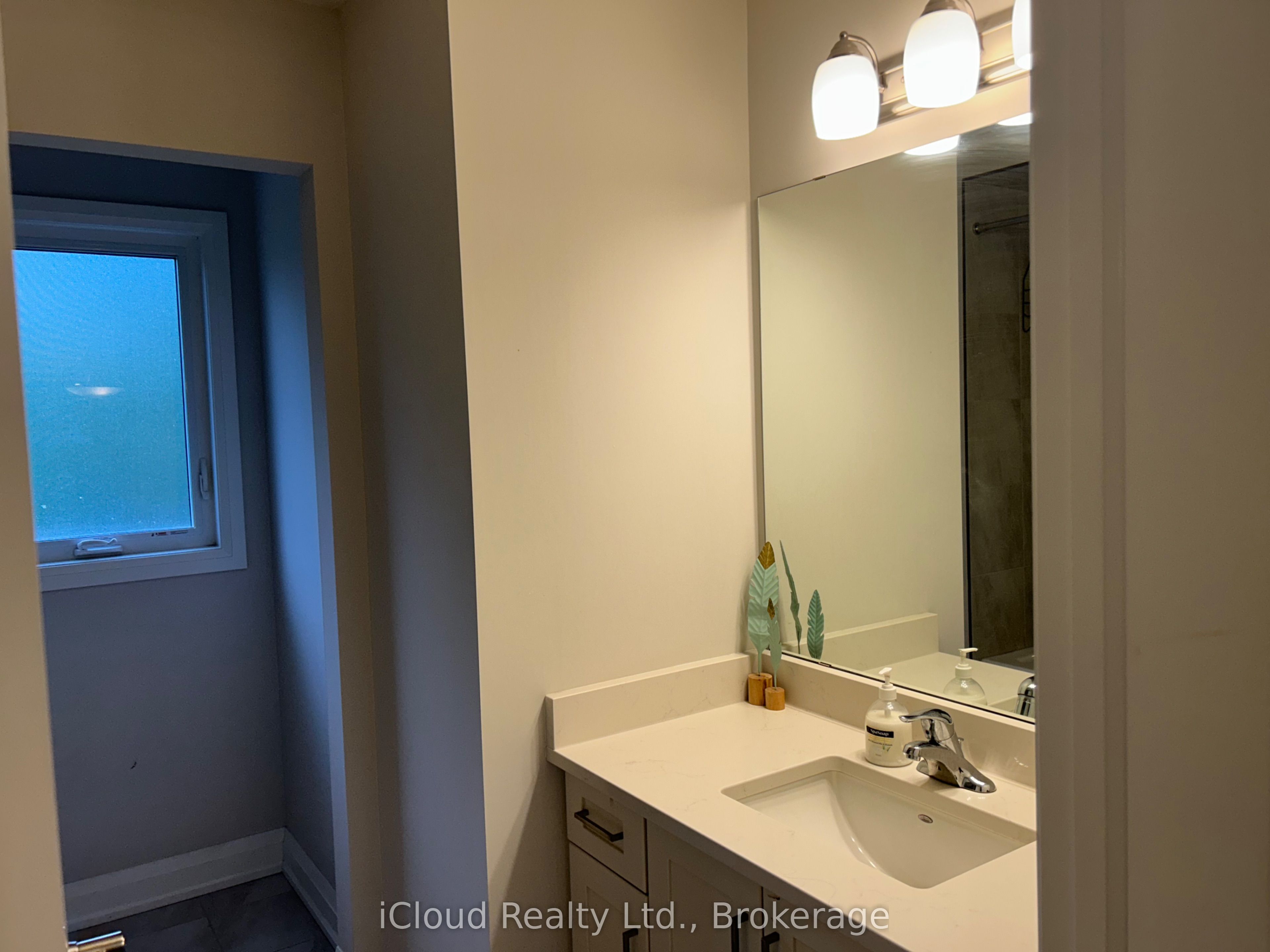 9306 White Oak Avenue Upper Property Photo 28