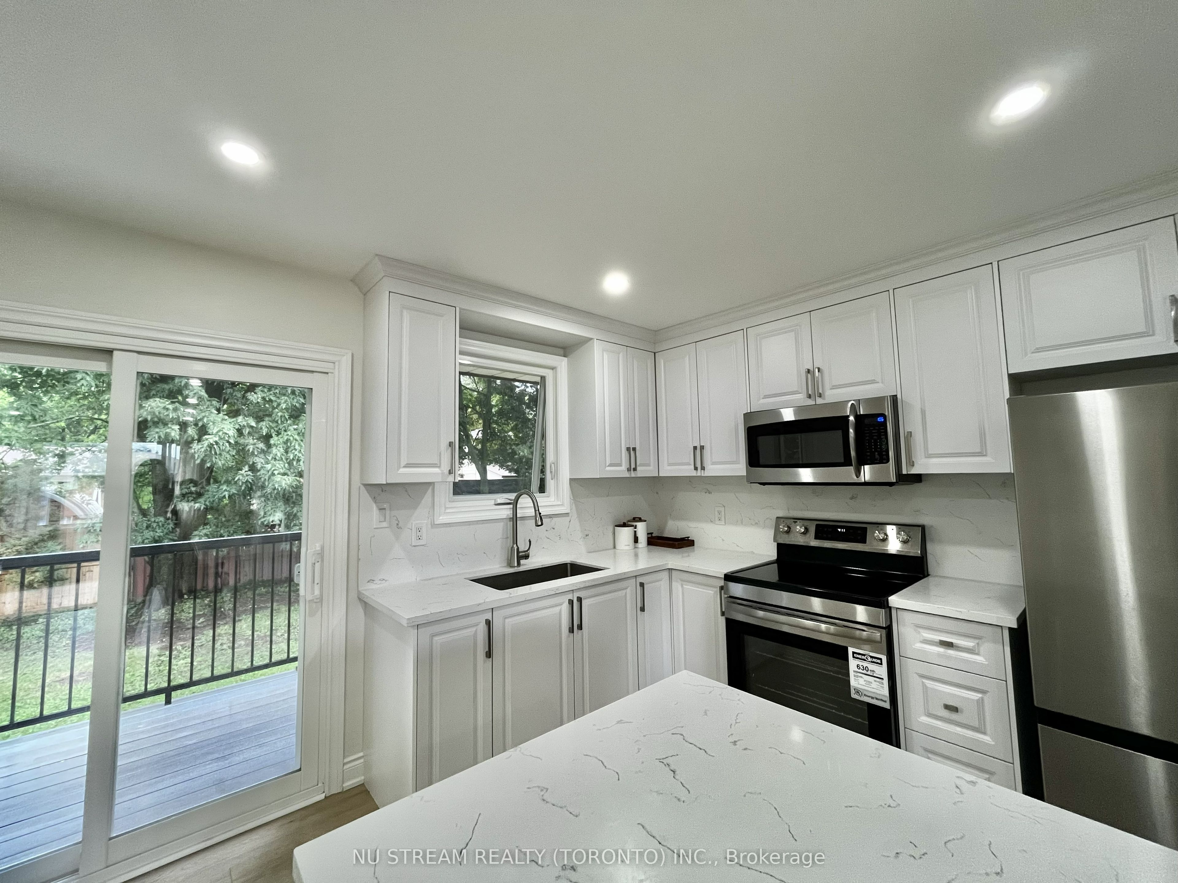 297 Toll Gate Boulevard Property Photo 4
