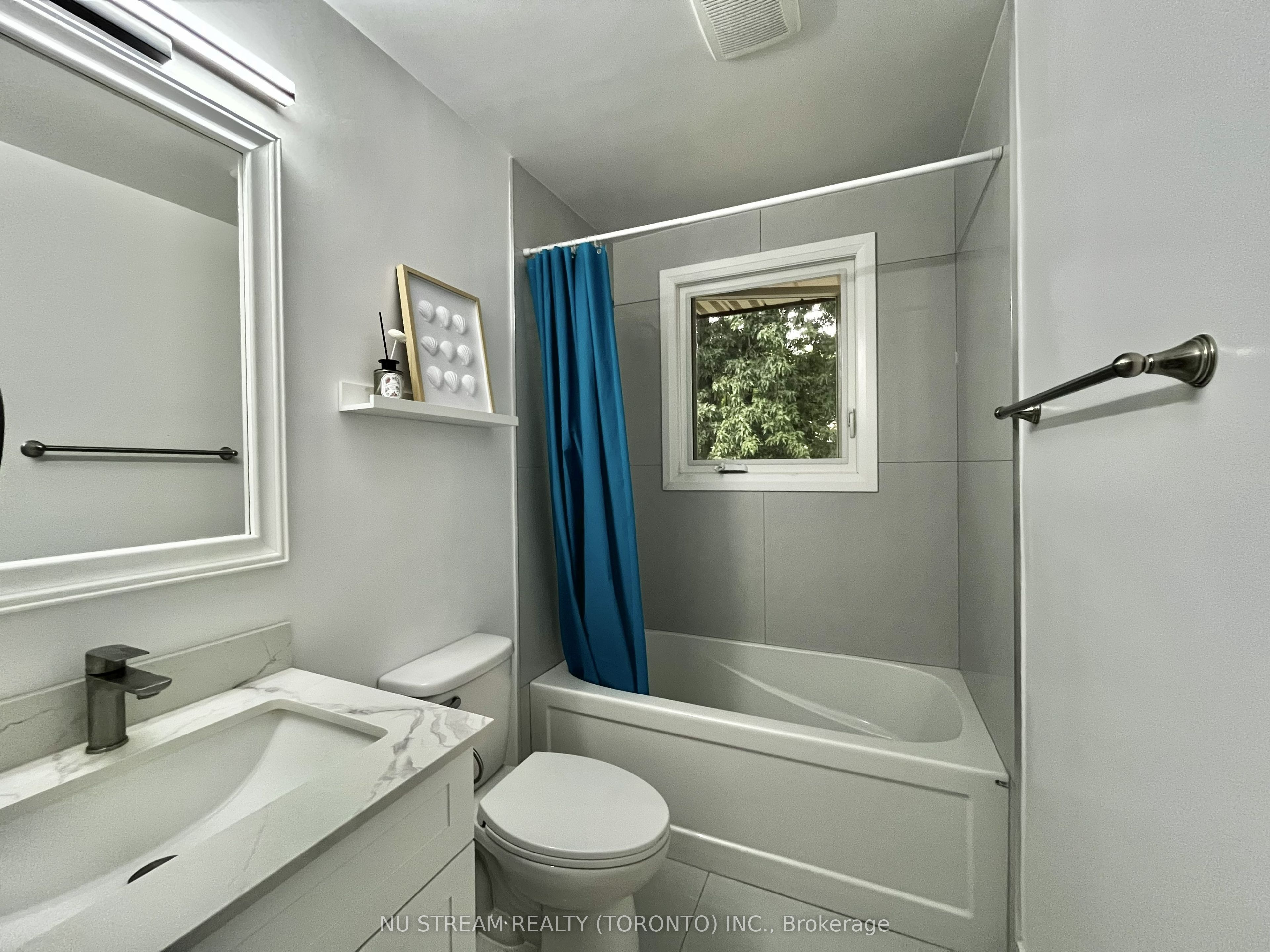 297 Toll Gate Boulevard Property Photo 10
