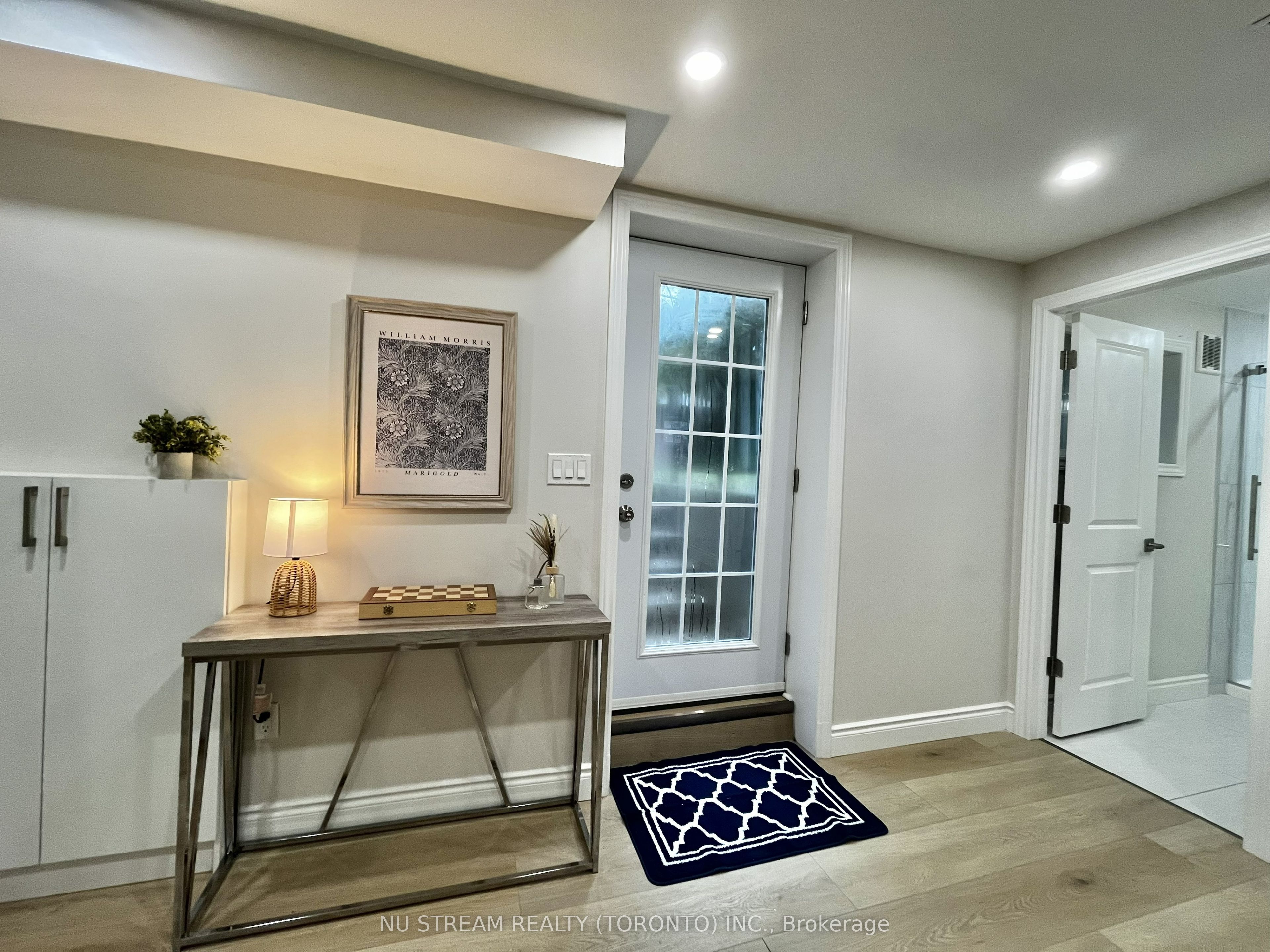 297 Toll Gate Boulevard Property Photo 11
