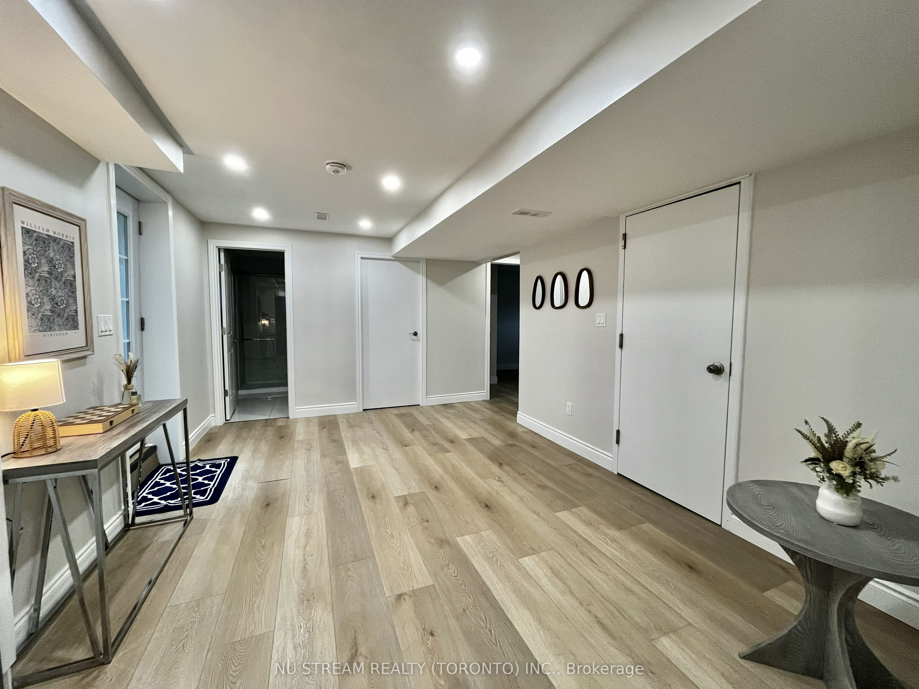 297 Toll Gate Boulevard Property Photo 12