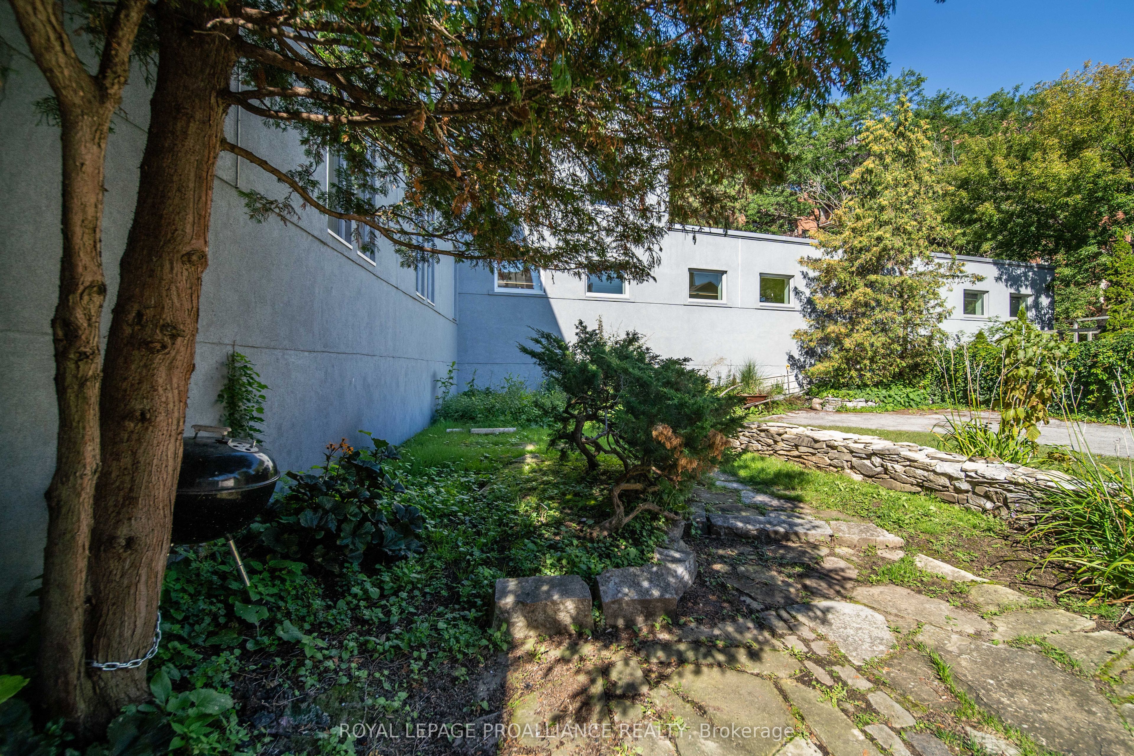 10 Rideau Street Property Photo 33