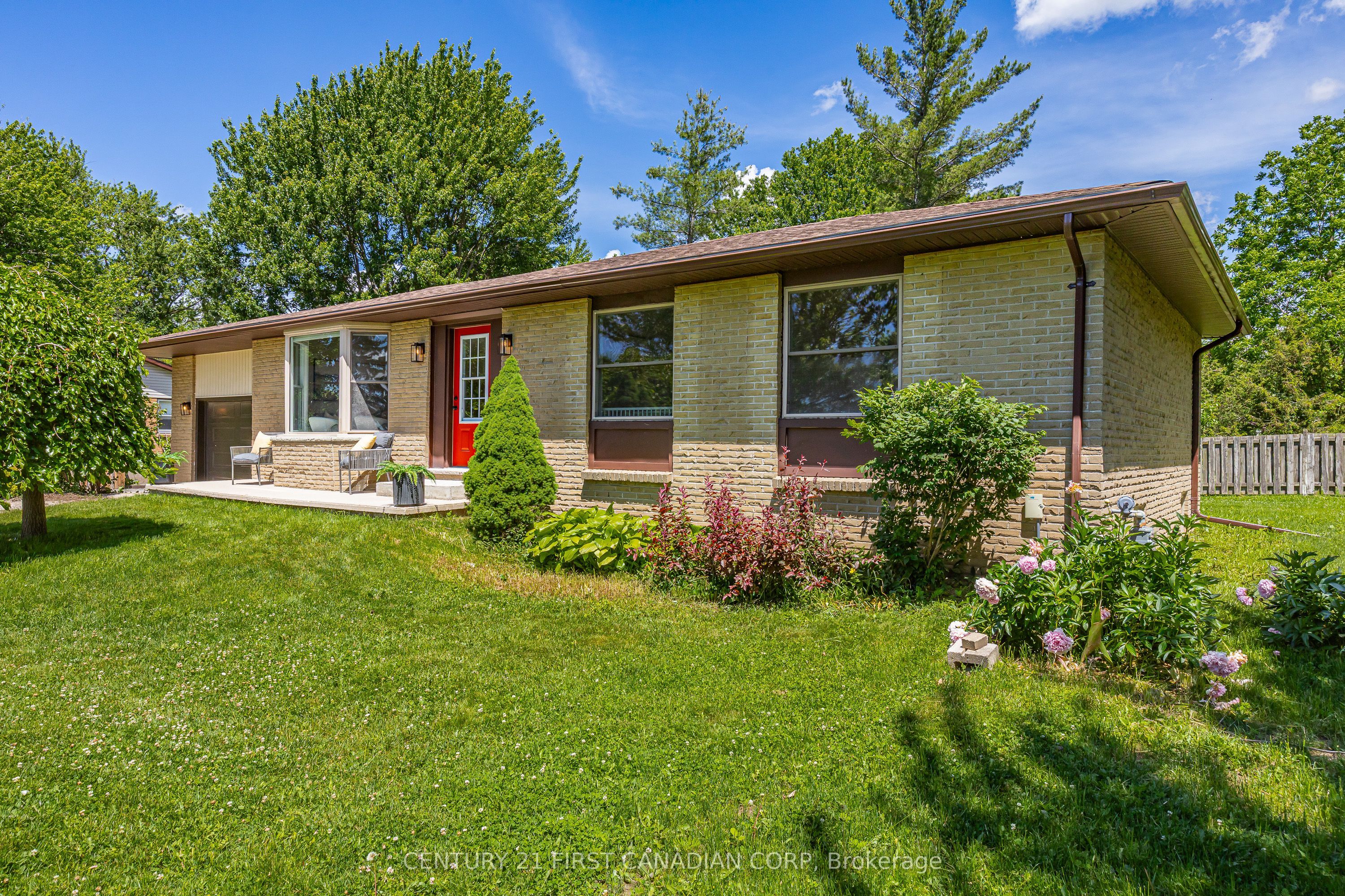 34314 Denfield Road Property Photo 3
