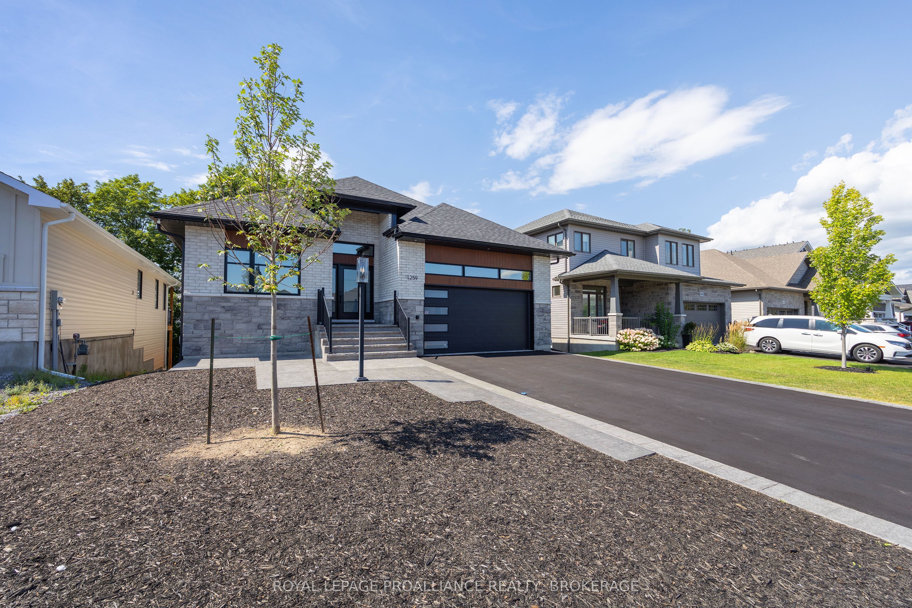 1259 Carfa Crescent Property Photo 3