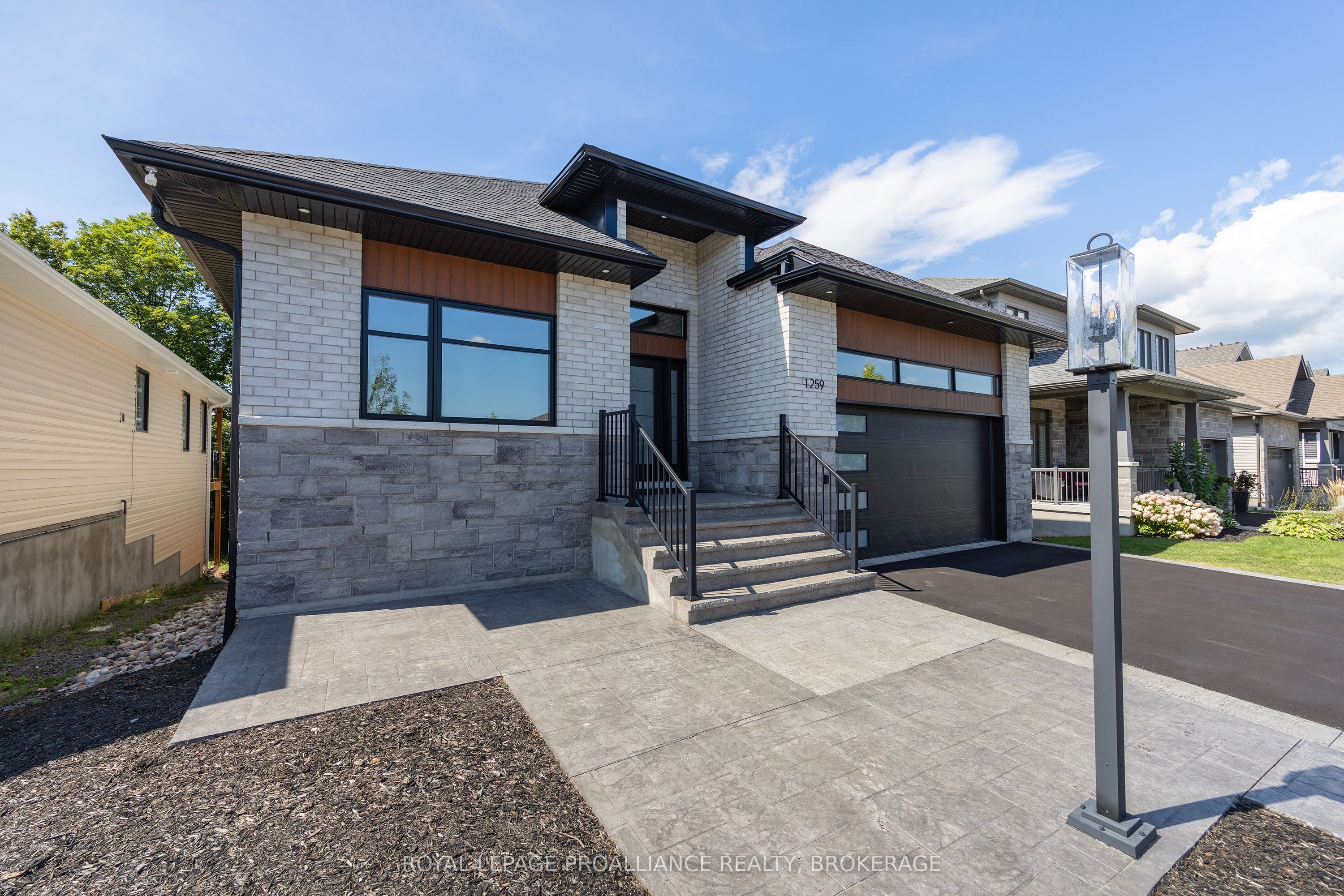 1259 Carfa Crescent Property Photo 4