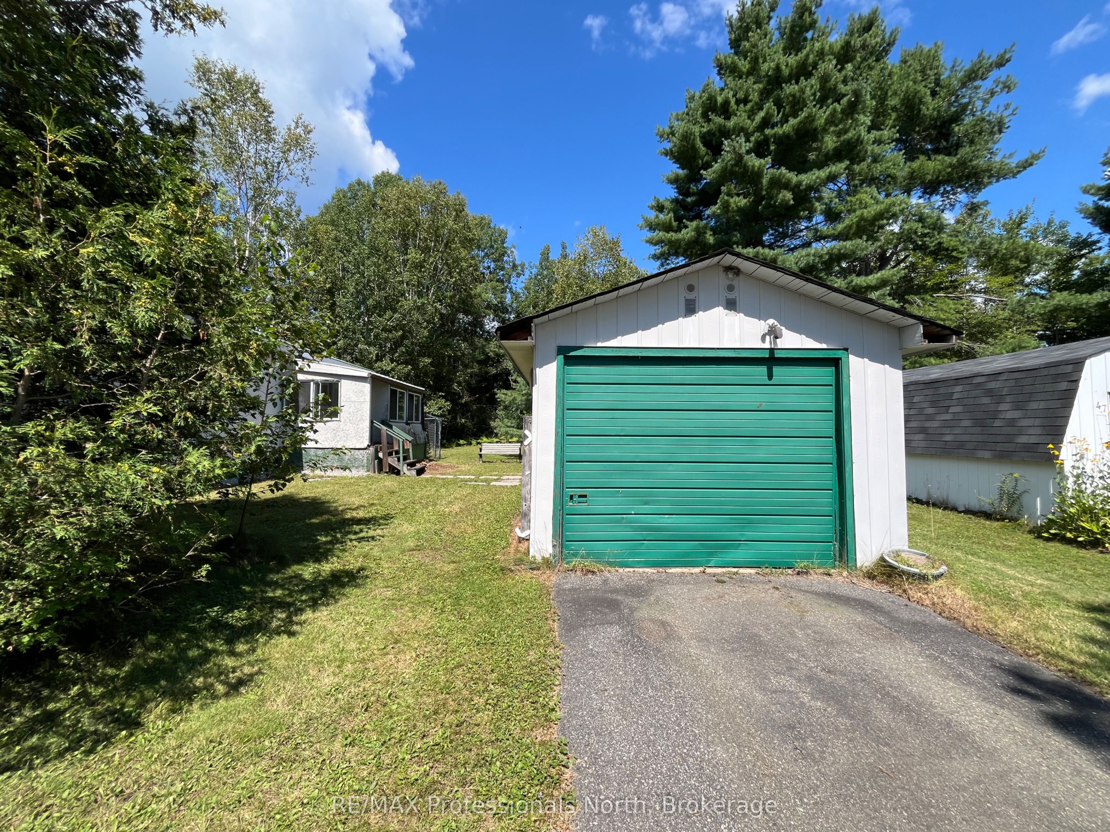 1053 Seventh Lane Property Photo 6