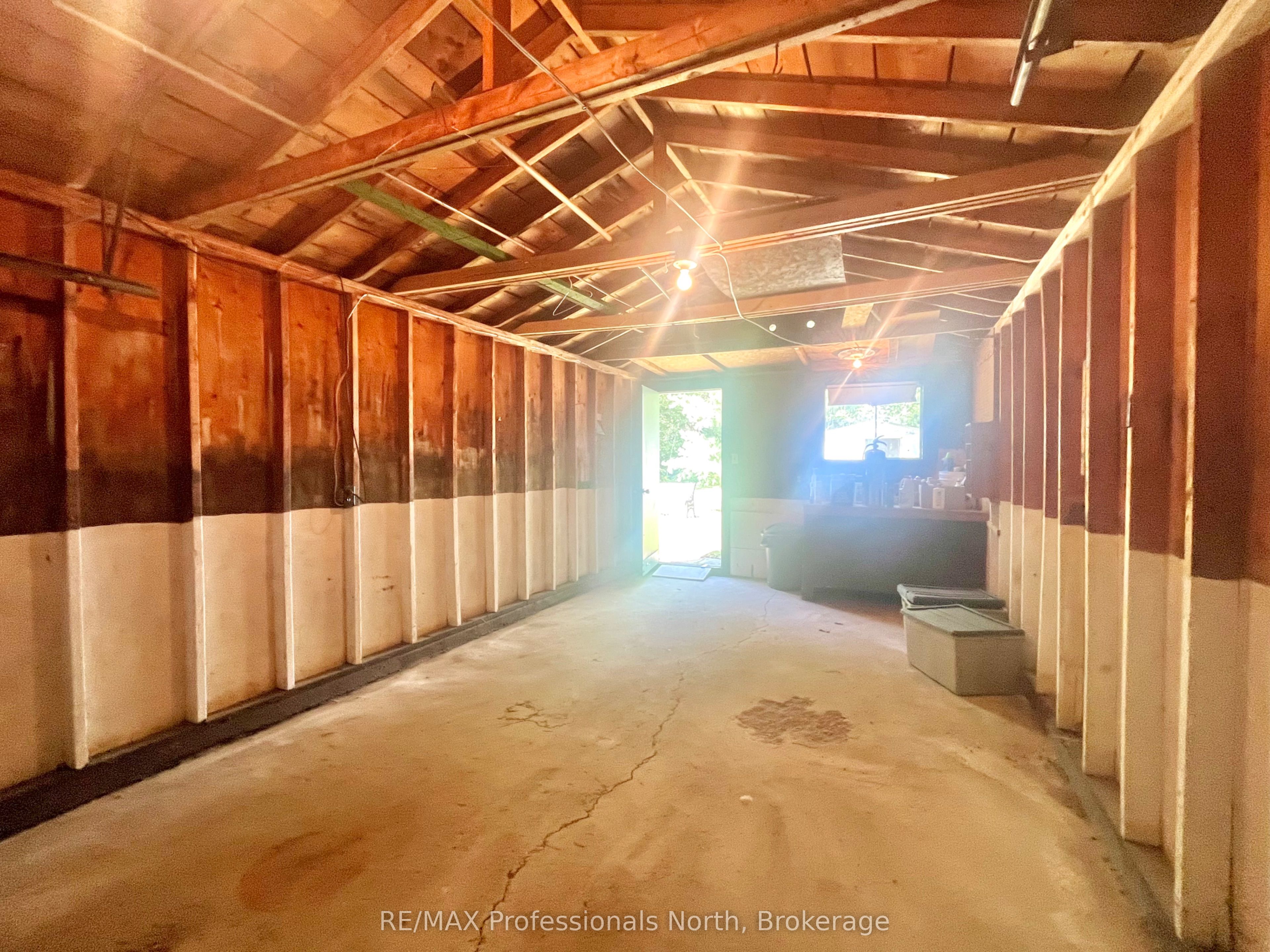 1053 Seventh Lane Property Photo 8