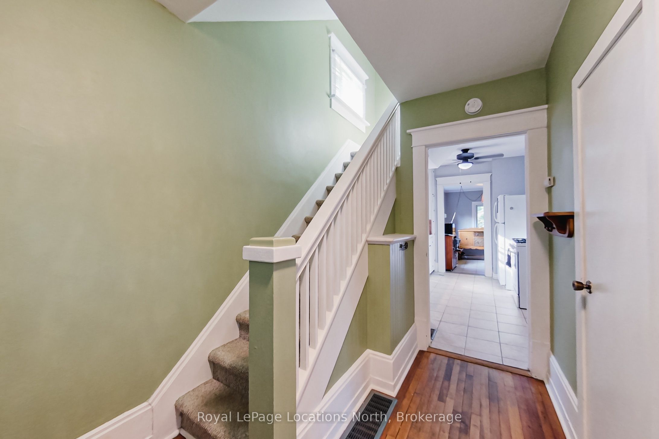 27 Edwin Street E Property Photo 5