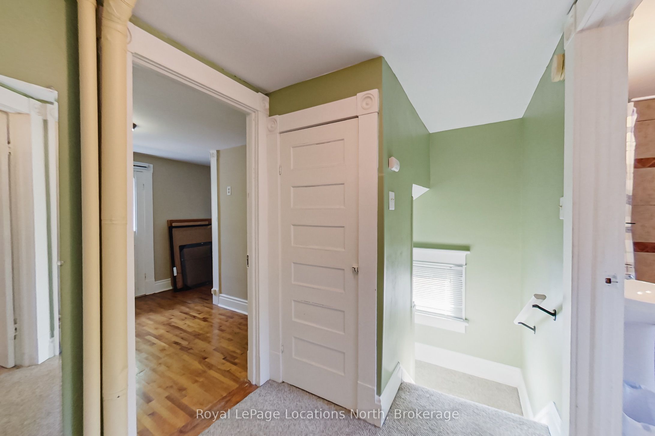27 Edwin Street E Property Photo 13