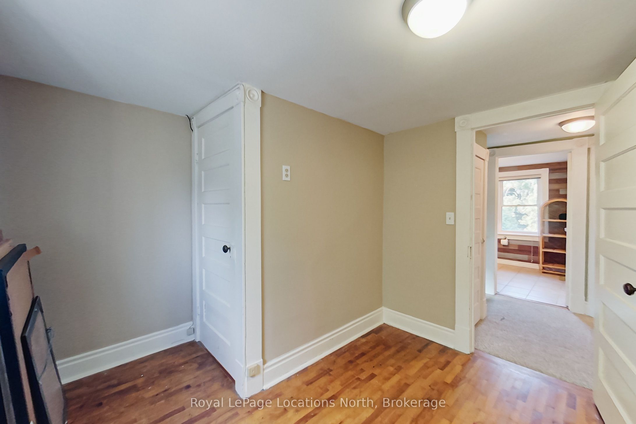 27 Edwin Street E Property Photo 15