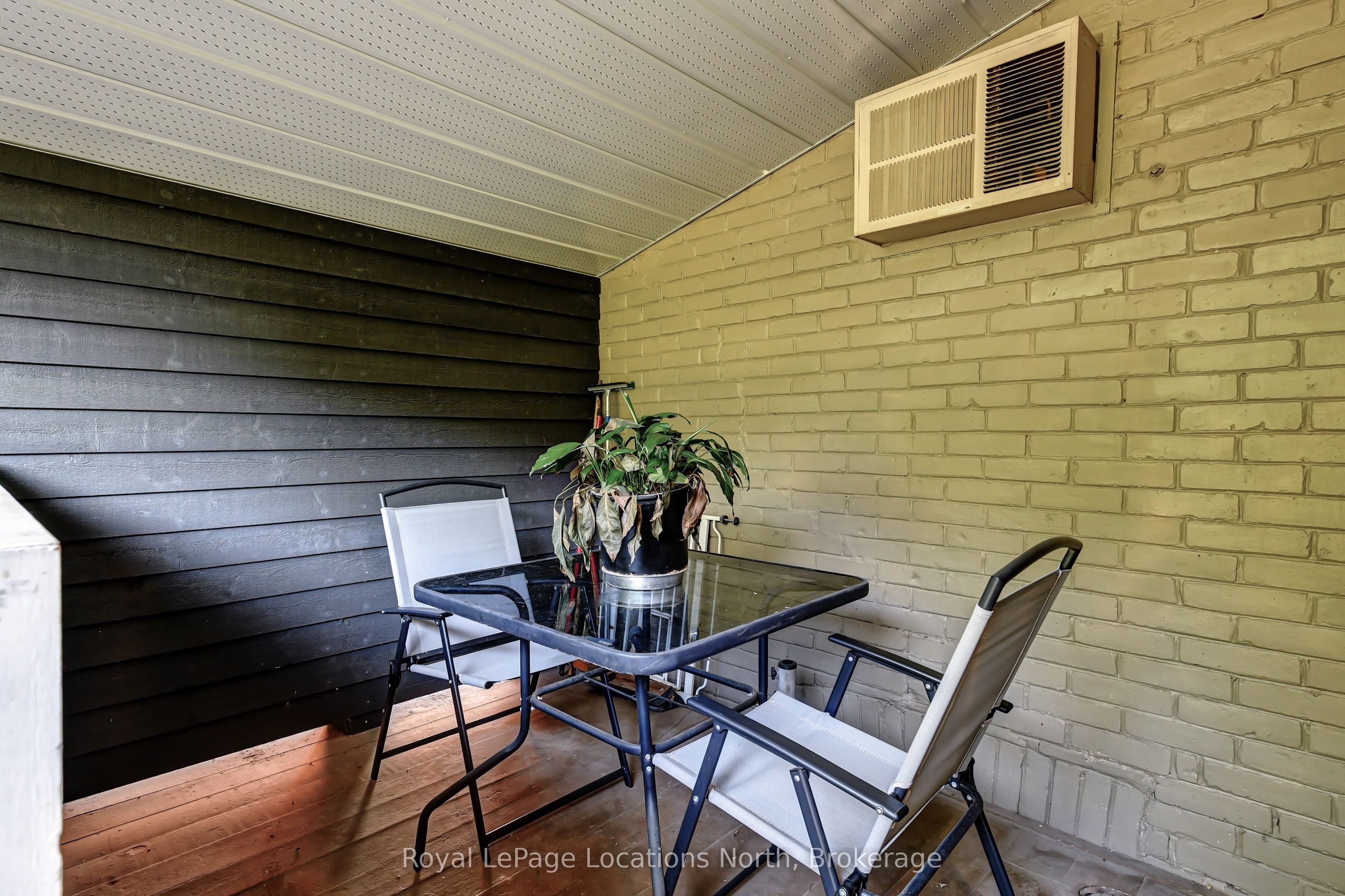 27 Edwin Street E Property Photo 27