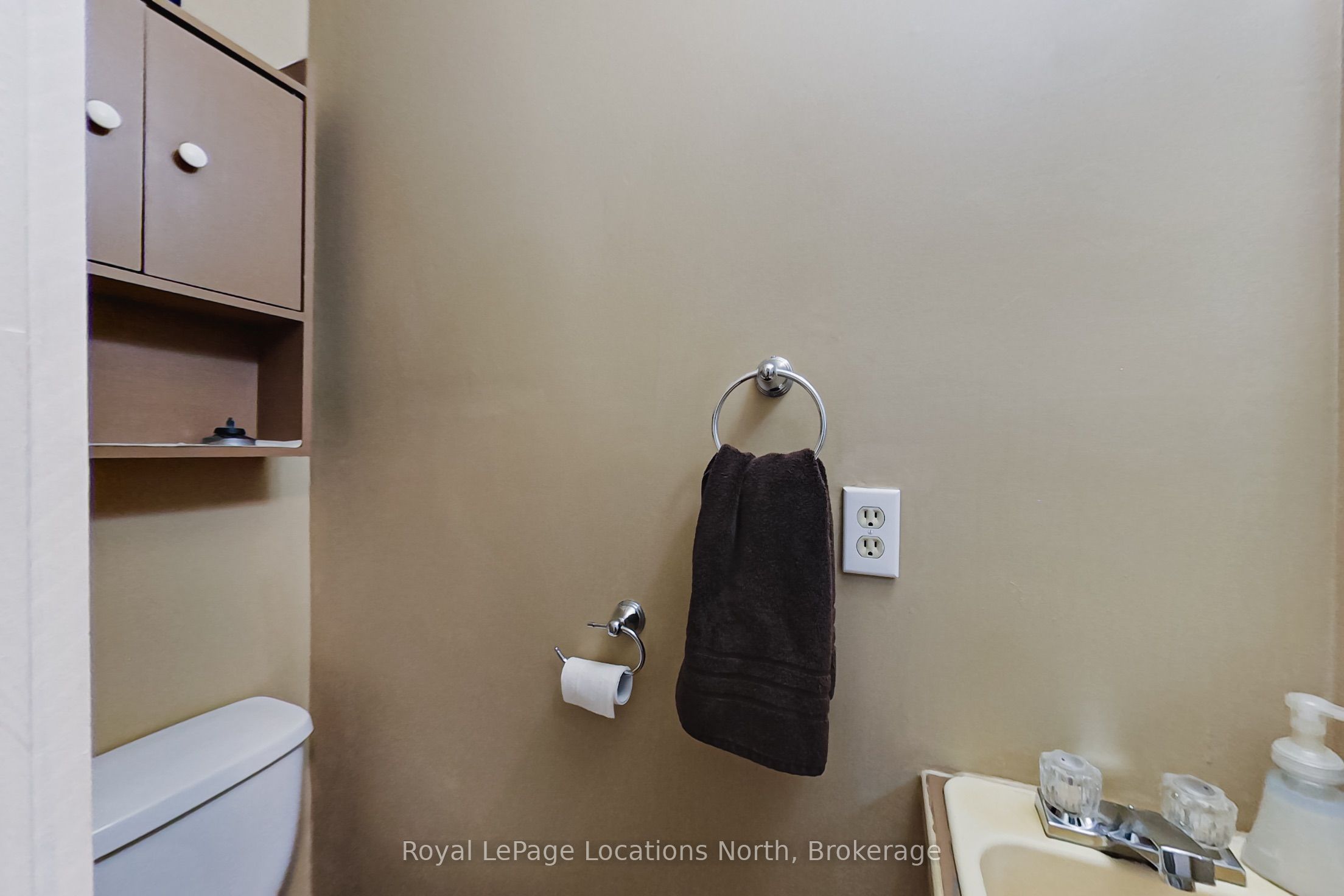 27 Edwin Street E Property Photo 33